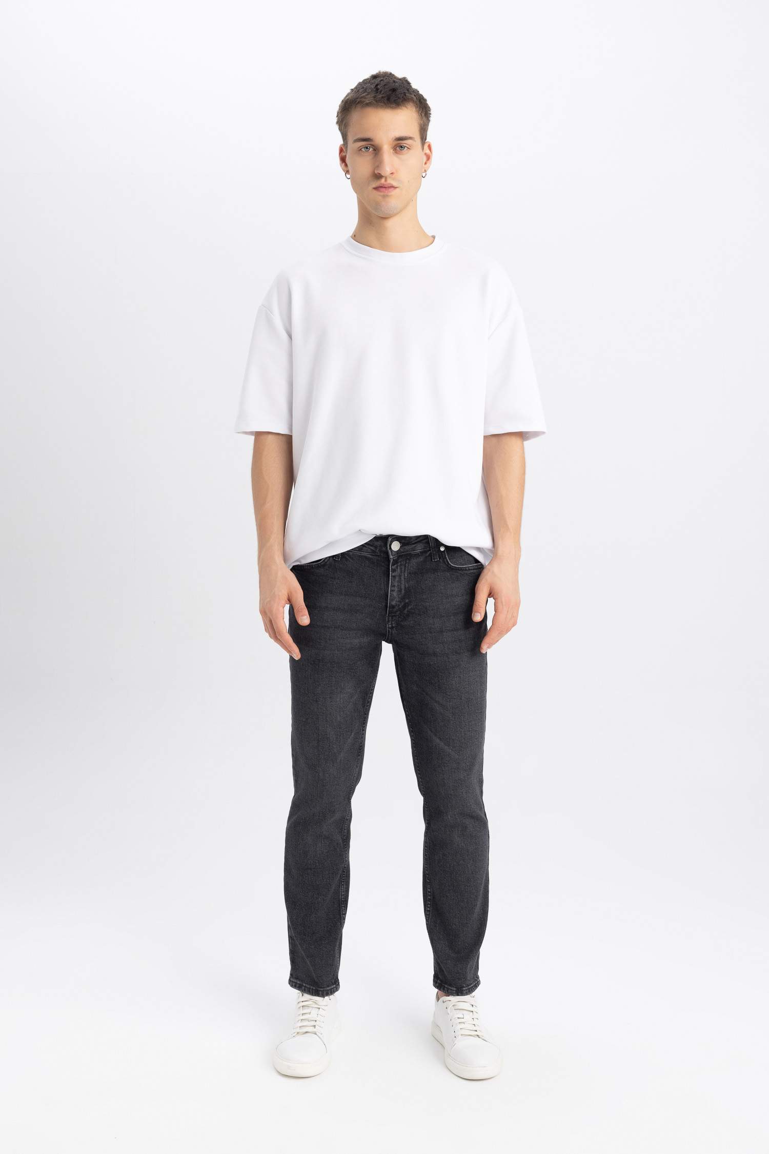 بنطلون جينز بيدرو سليم فيت برجل ضيق وخصر عادي