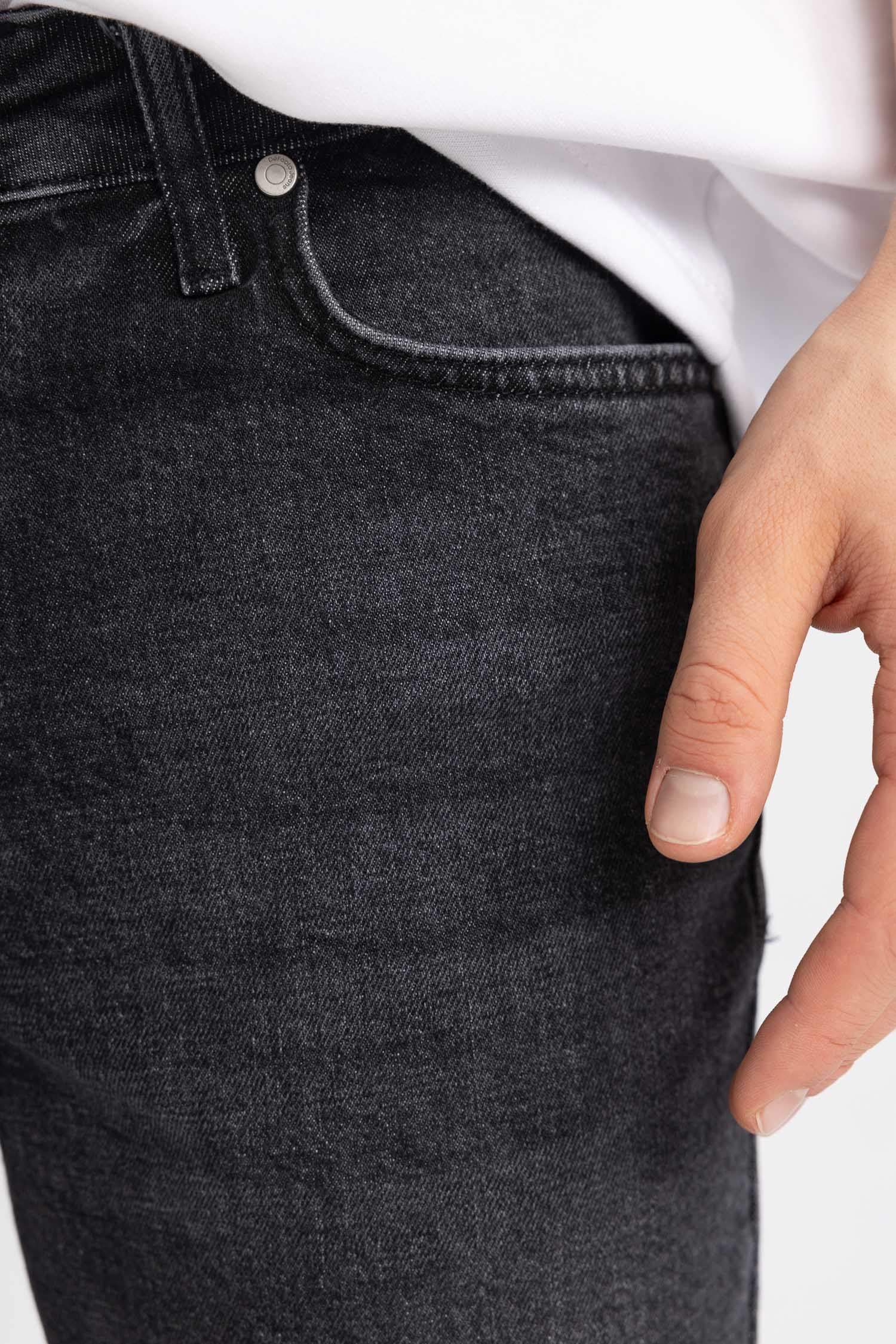 بنطلون جينز بيدرو سليم فيت برجل ضيق وخصر عادي