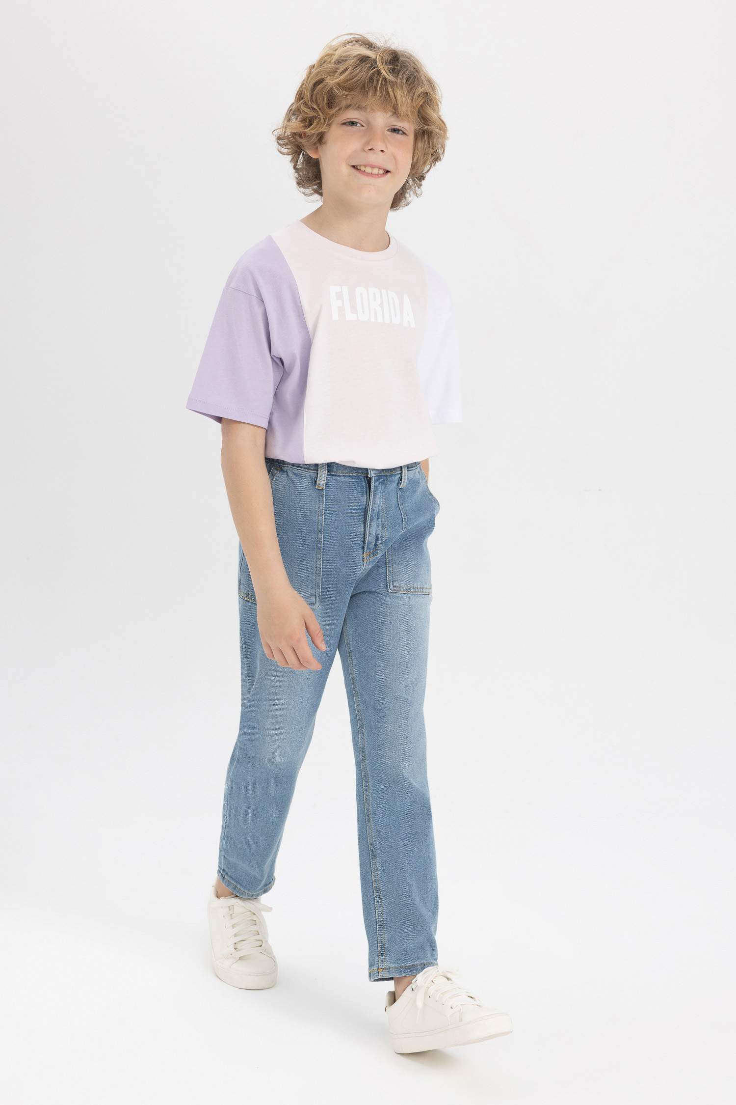 Джинсы свободного кроя с эластичным поясом для мальчиков