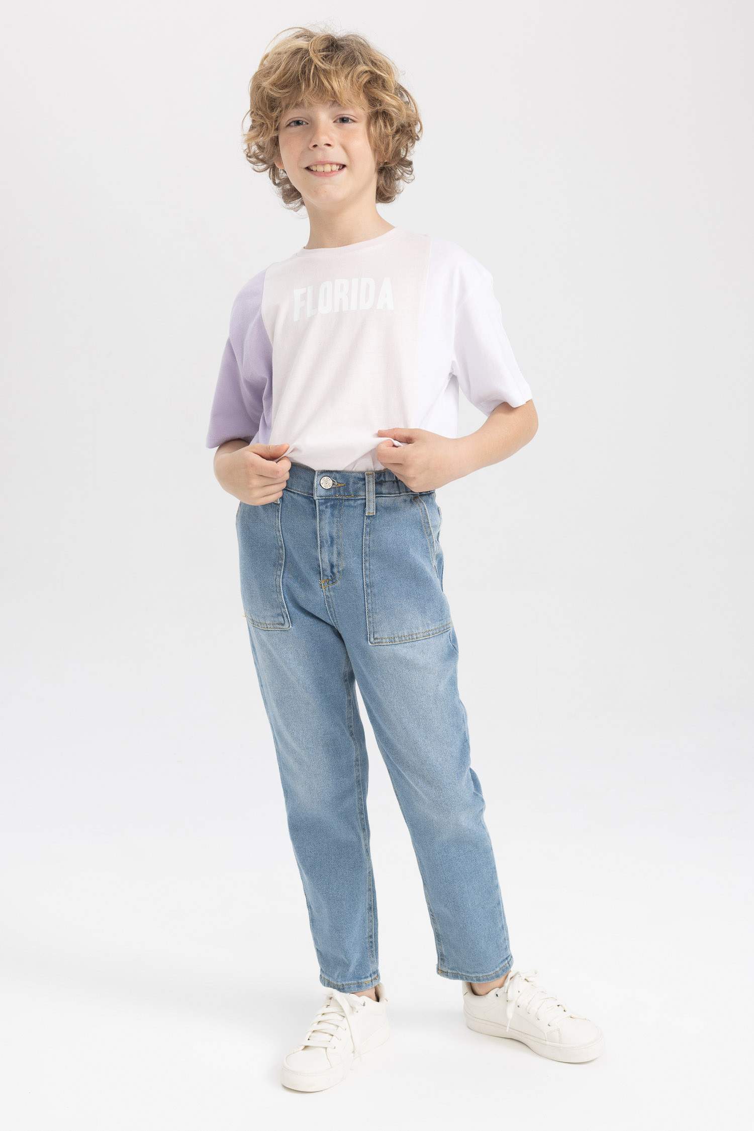 Джинсы свободного кроя с эластичным поясом для мальчиков