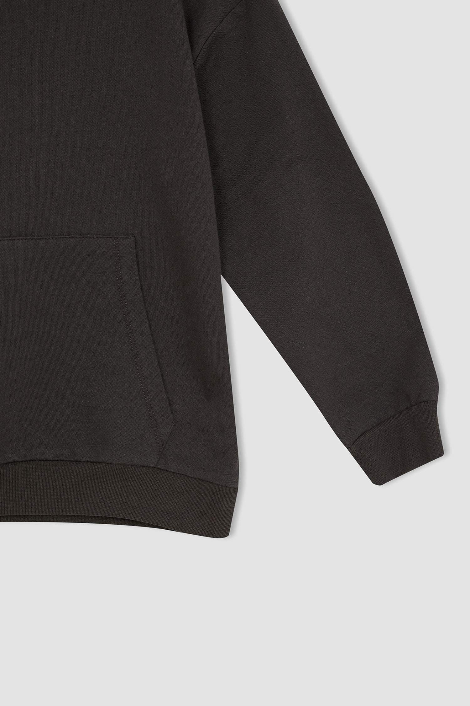 سويت شيرت اوفر سايز بغطاء للرأس بجيب الكنغر