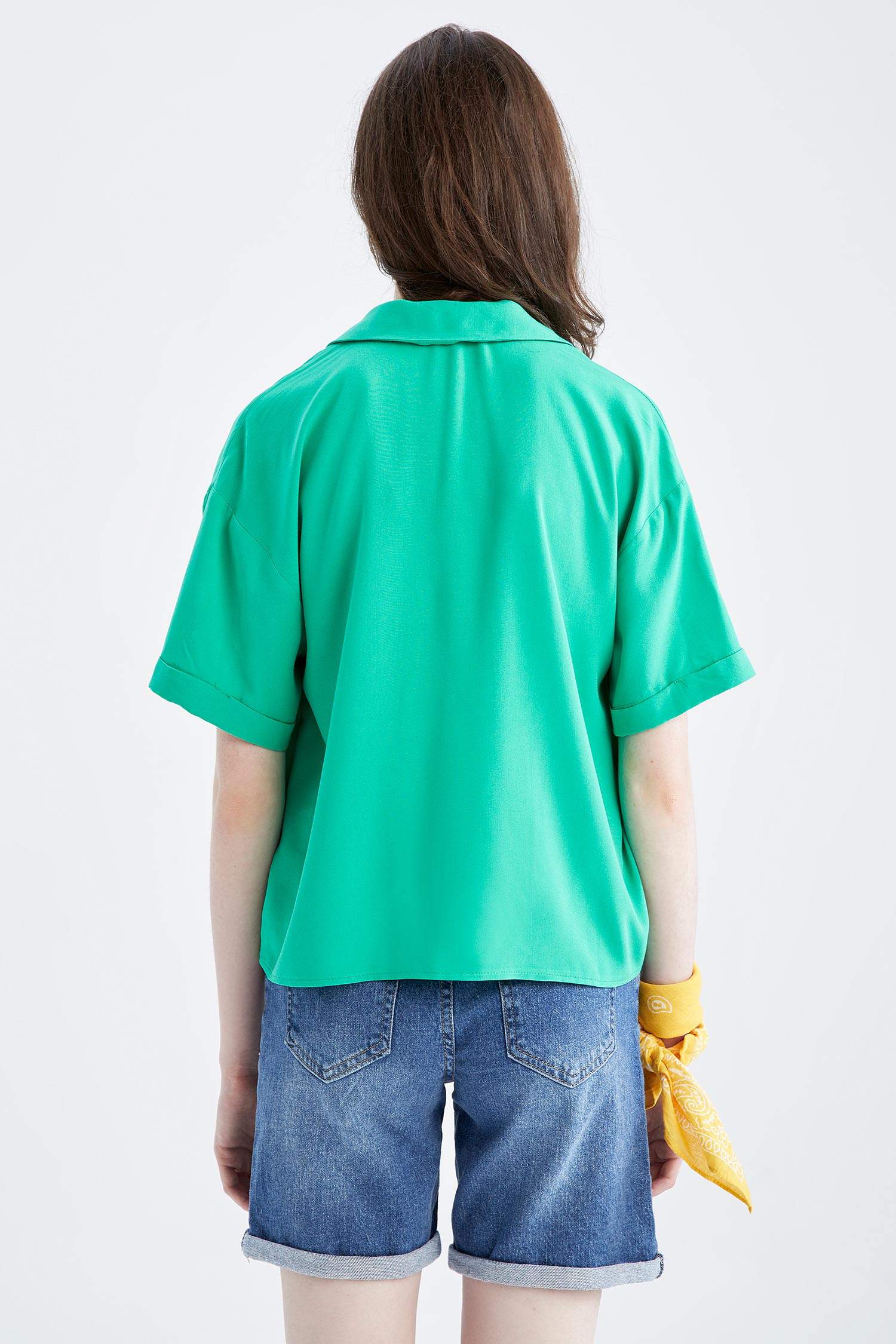 Рубашка с коротким рукавом свободного кроя для женщин