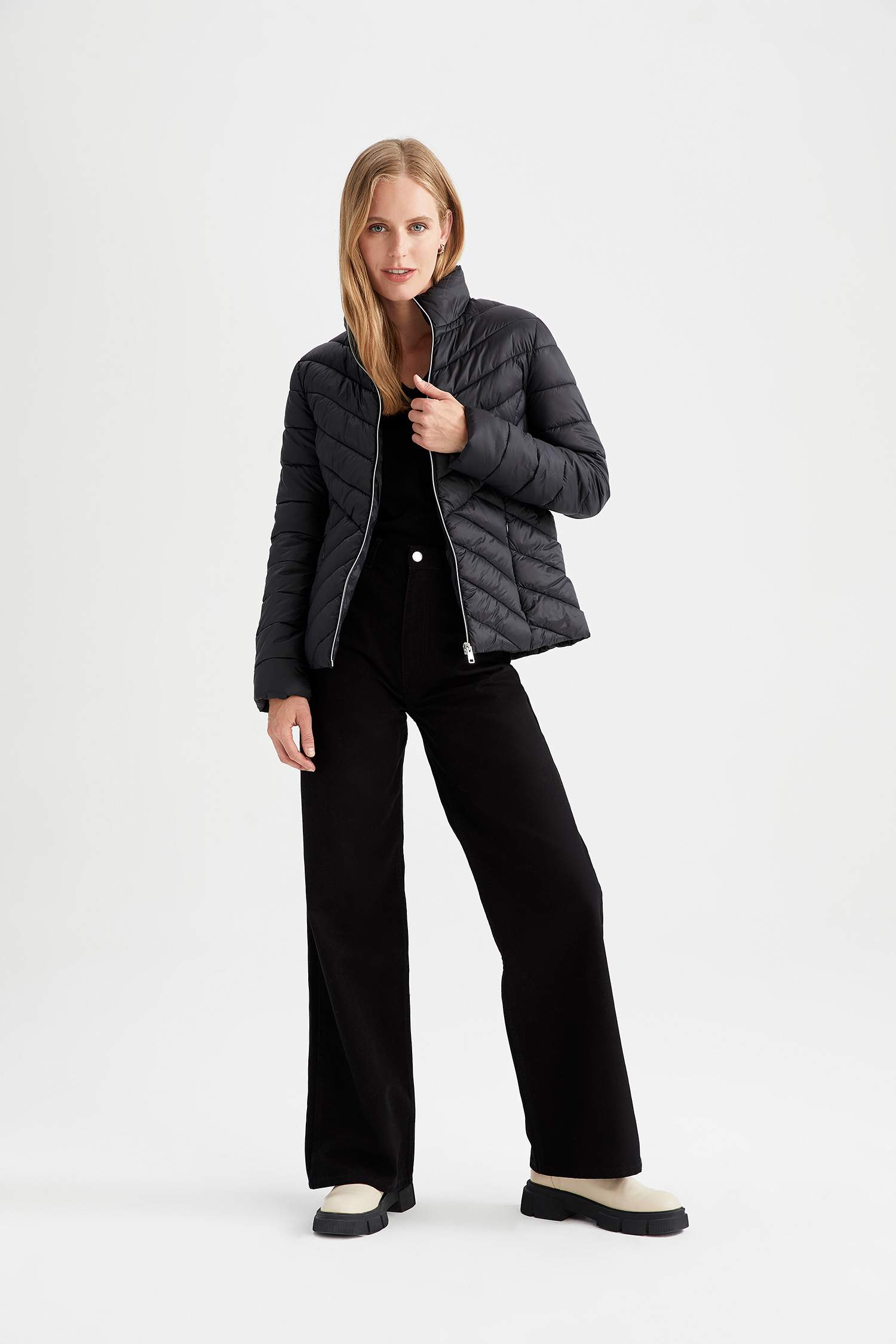 Куртка стандартного кроя для женщин