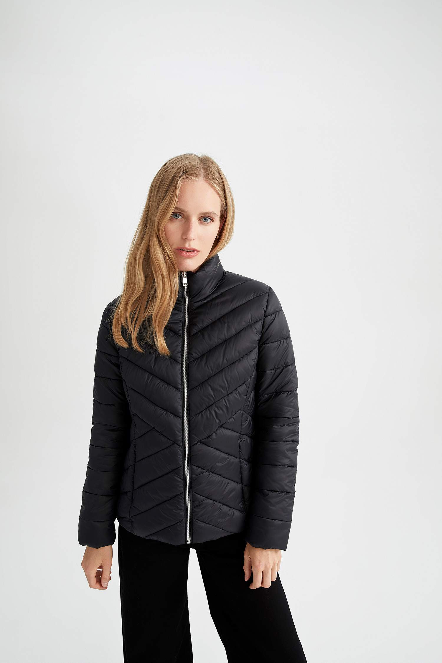 Куртка стандартного кроя для женщин