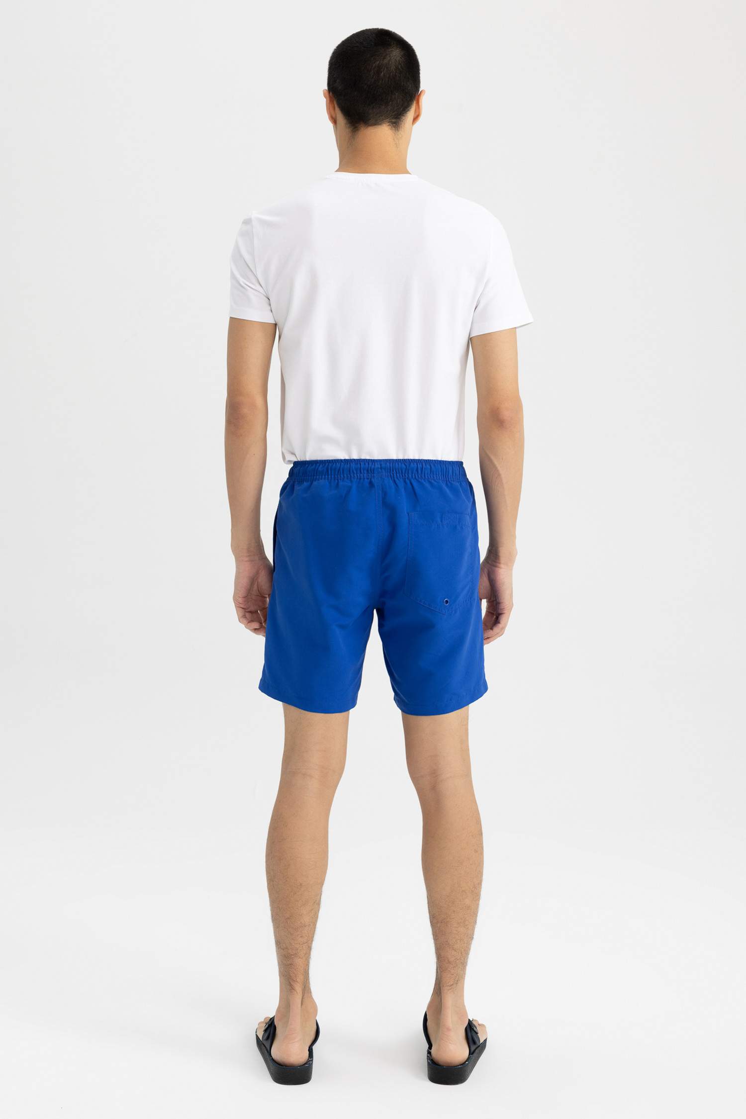 شورت بحر بيزك قصة عادية