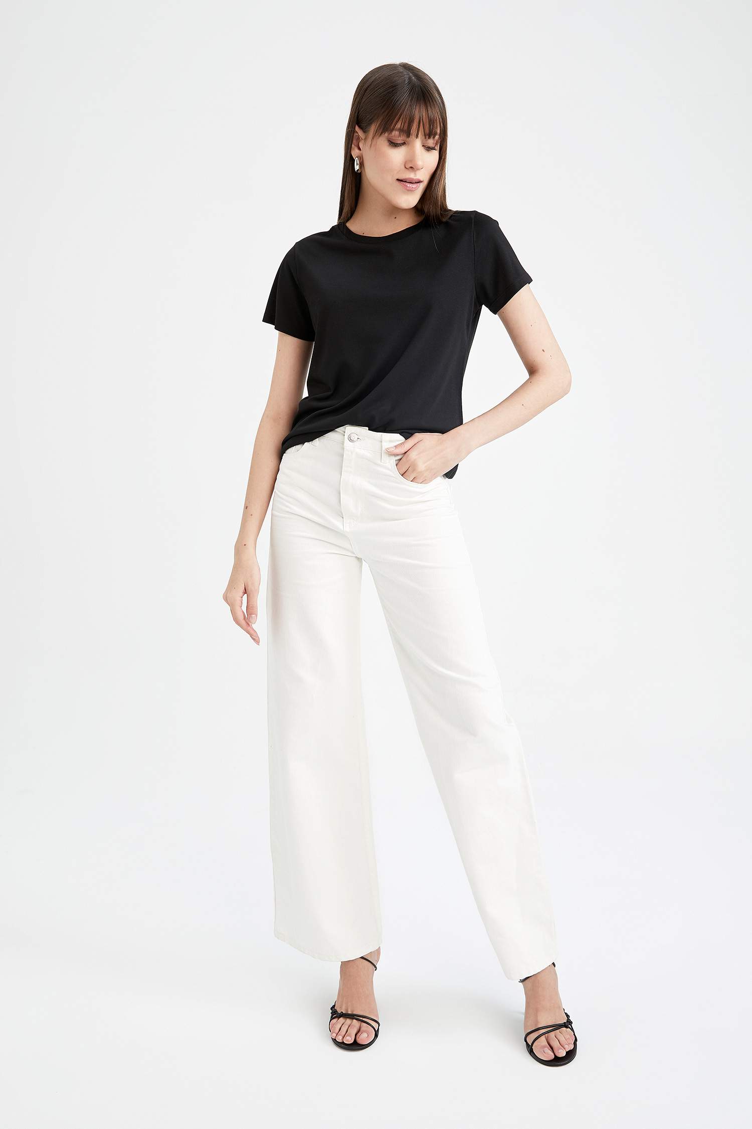 Regular Fit Bisiklet Yaka Basic Kısa Kollu Tişört