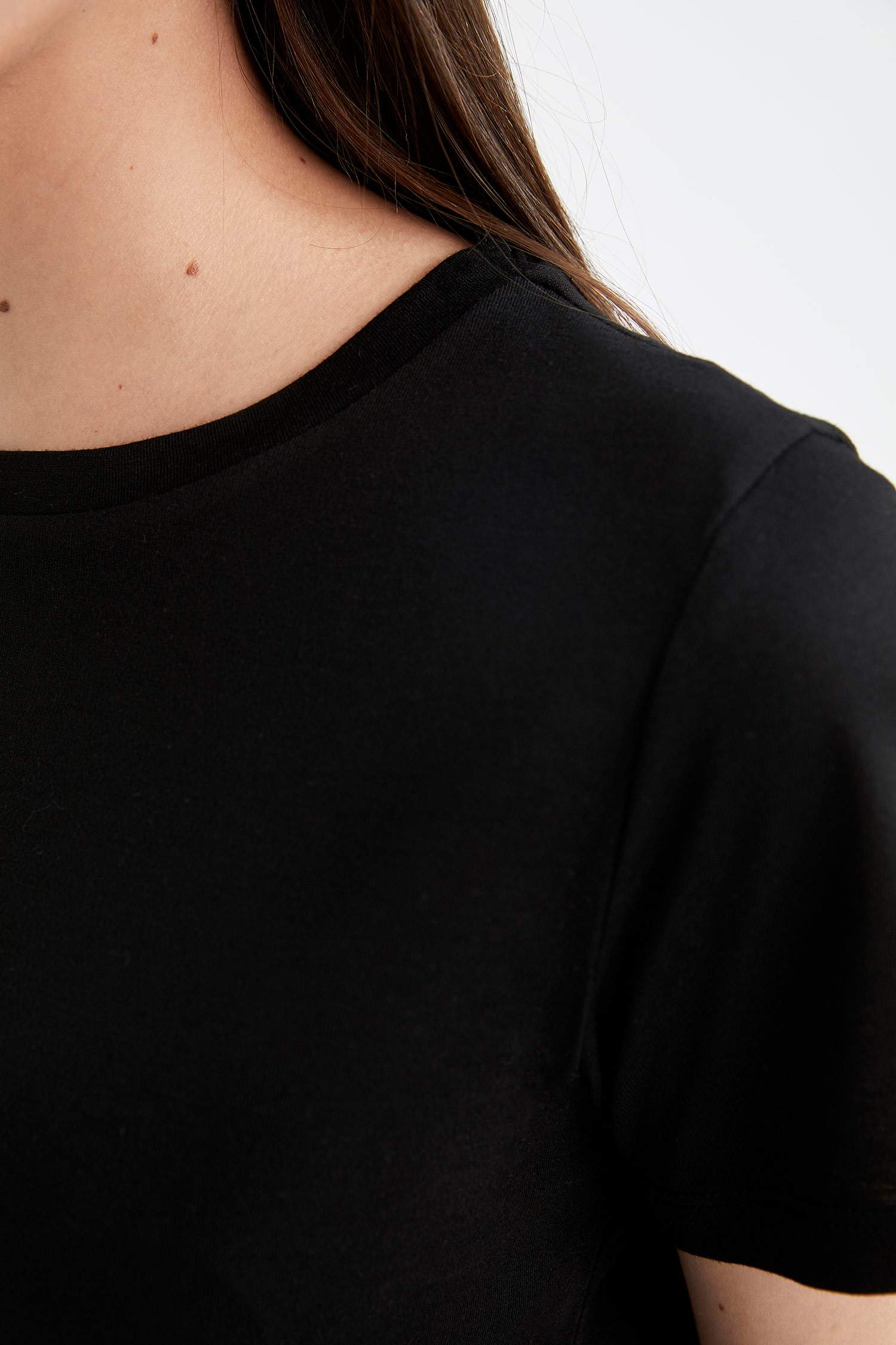 Regular Fit Bisiklet Yaka Basic Kısa Kollu Tişört