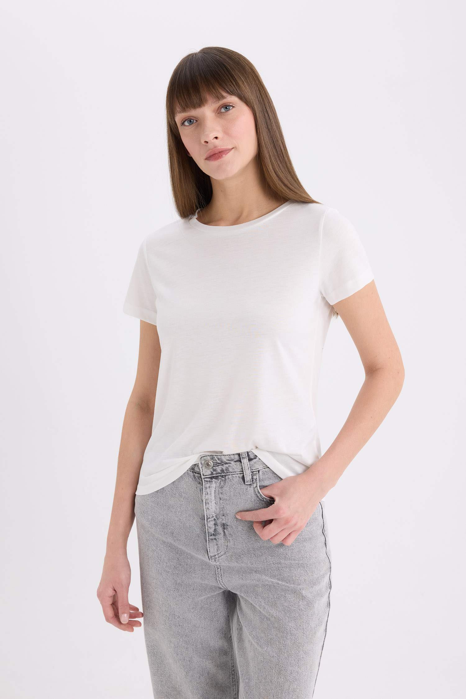 Regular Fit Bisiklet Yaka Basic Düz Kısa Kollu Beyaz Tişört