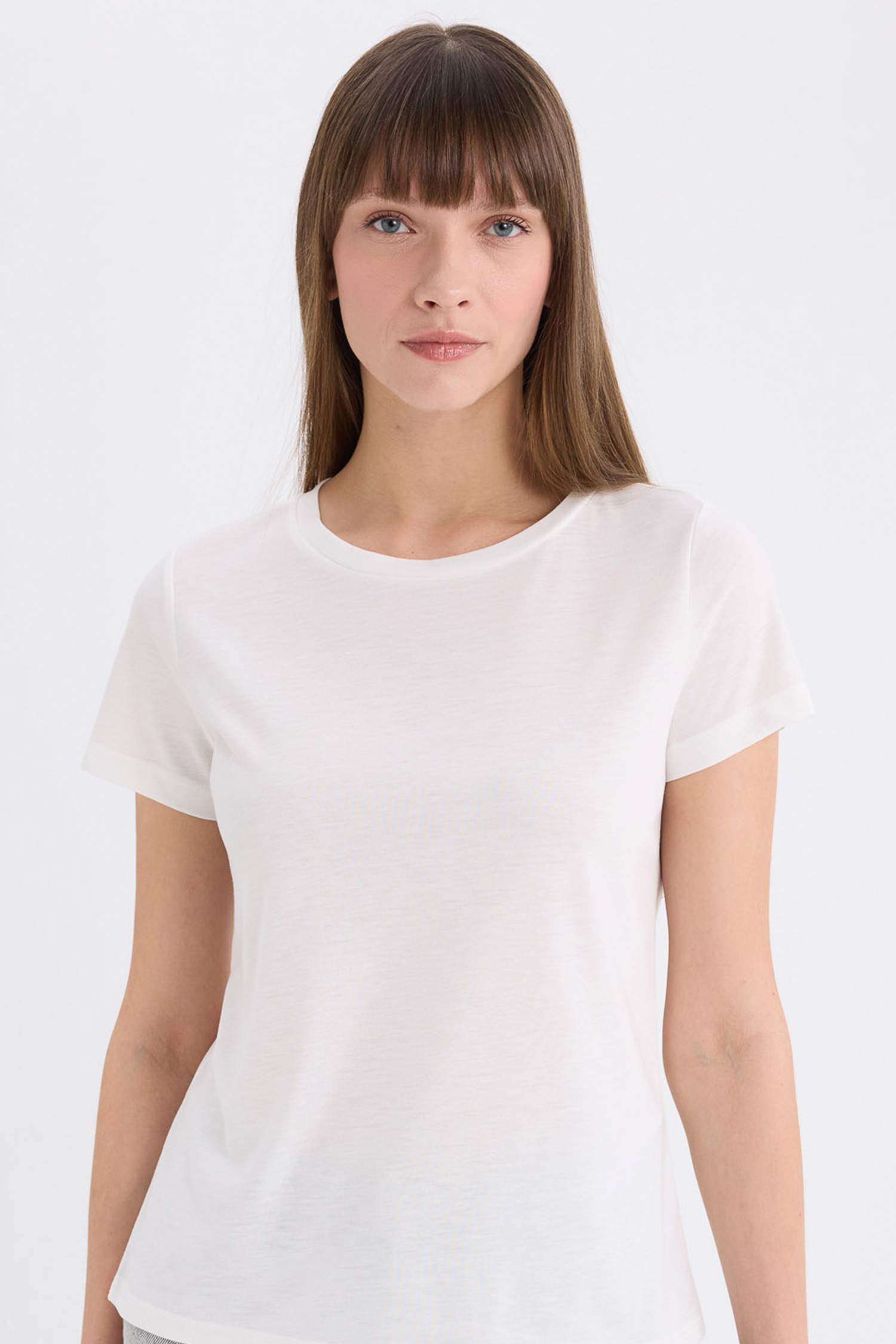 Regular Fit Bisiklet Yaka Basic Düz Kısa Kollu Beyaz Tişört