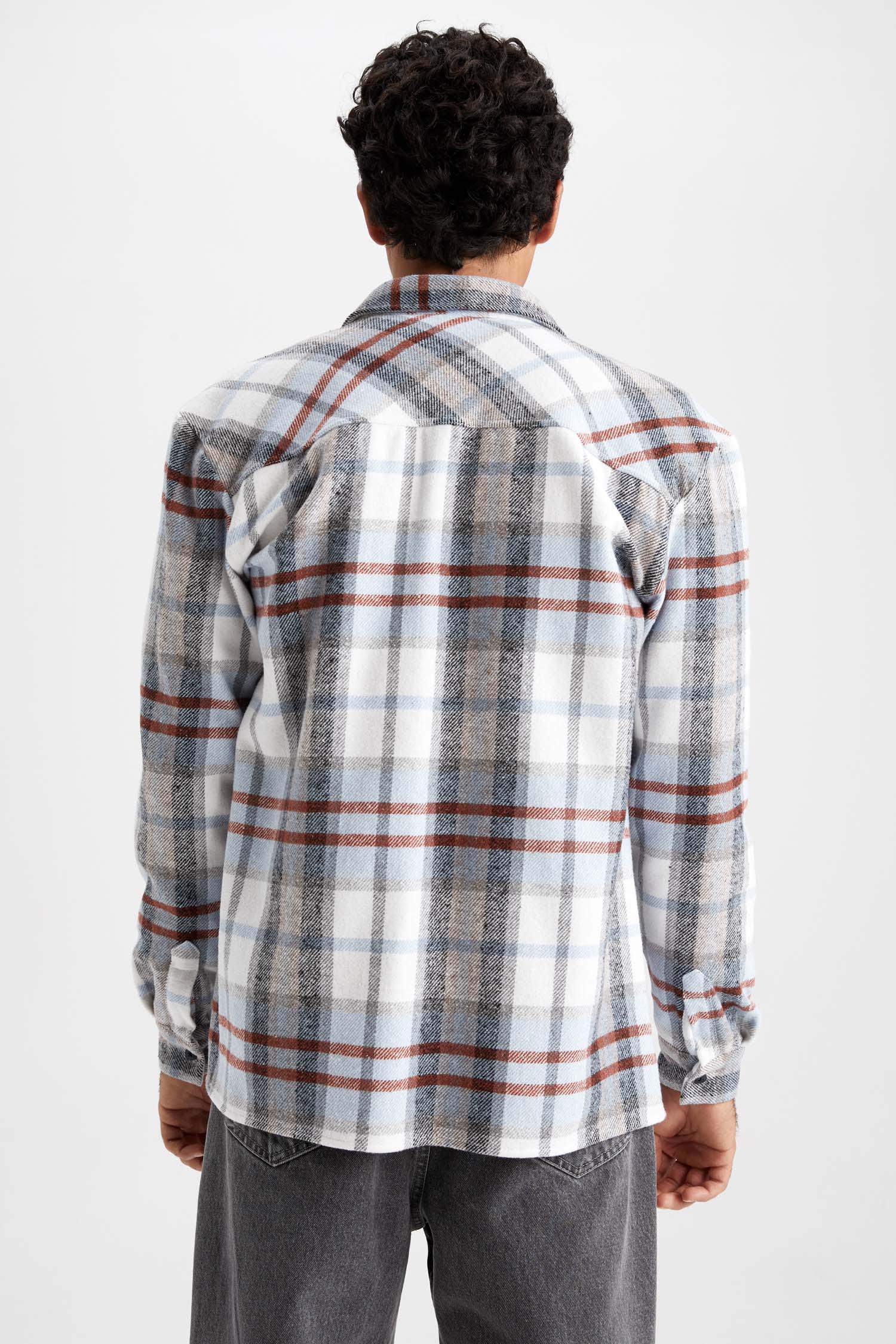 قميص كاروهات ردن طويل قصة عادية