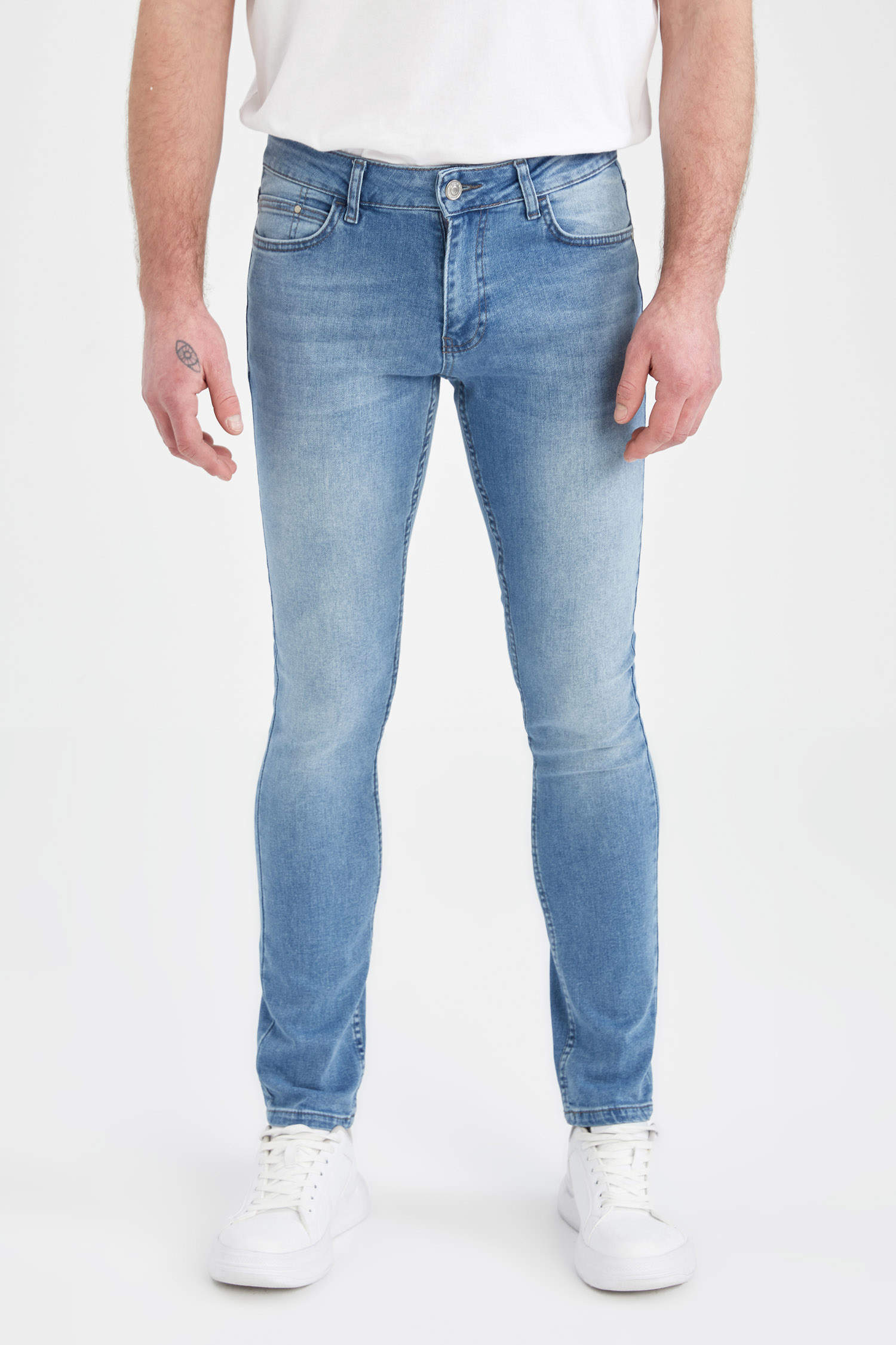 Mens Slim Fit Jean - Light Blue | HERA Clothing