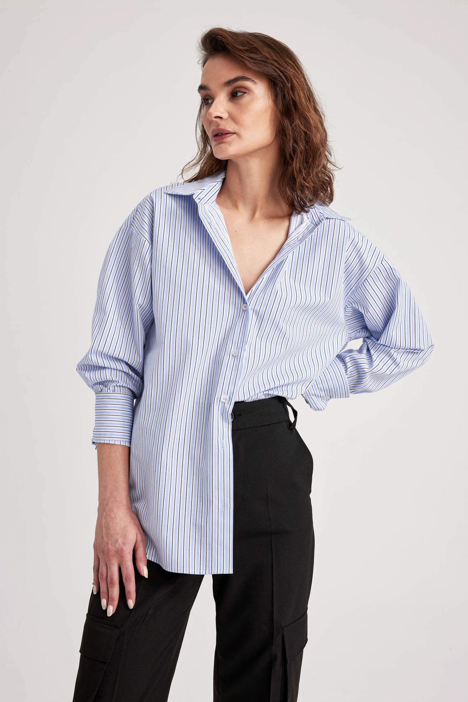 Robe Manches Longues En Tricot Coton 100% – Rouge Vif – Coupe Droite – Taille S – Col Croisé Et Détails Flock