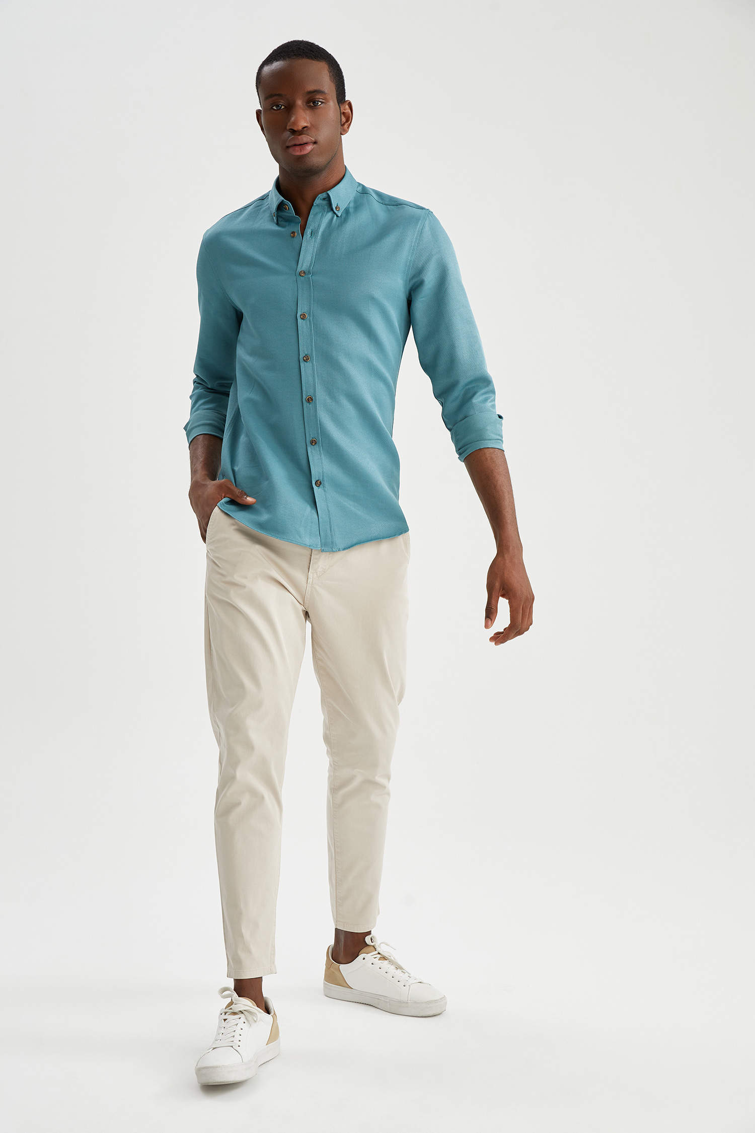 Blue MAN Slim Fit Long Sleeve Buttoned Shirt 2390728 | DeFacto