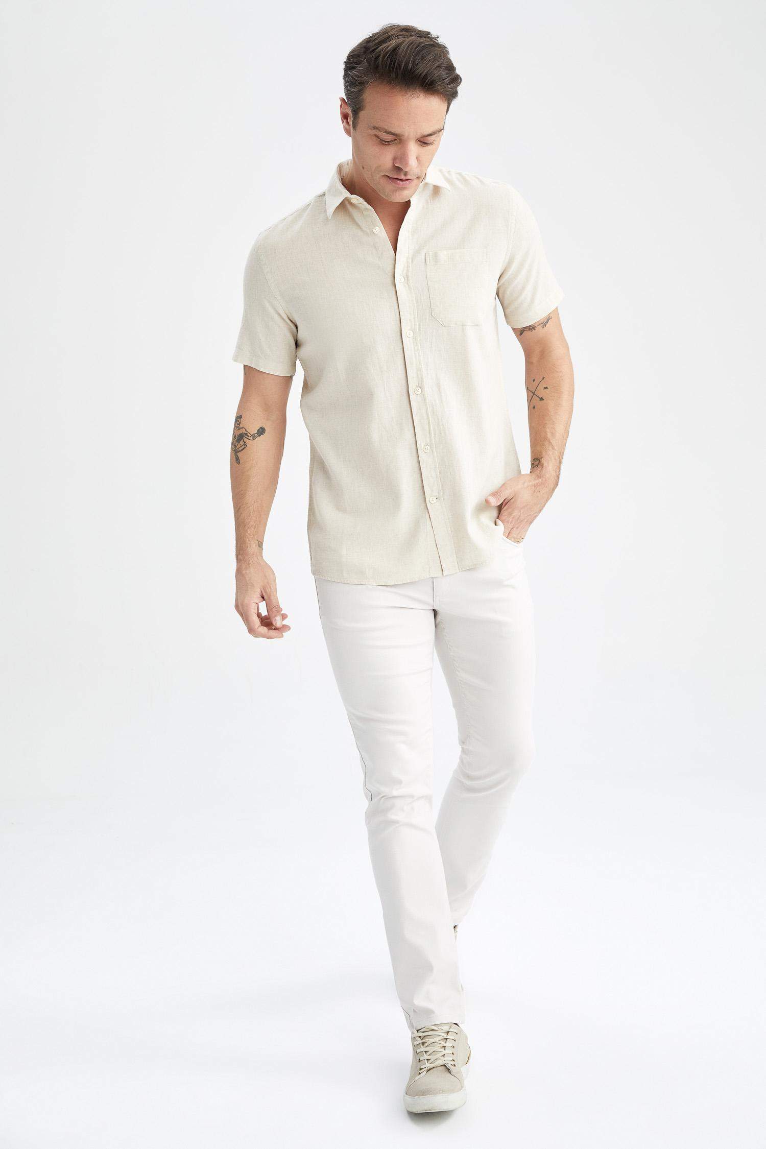 Рубашка в клетку стандартного кроя с коротким рукавом