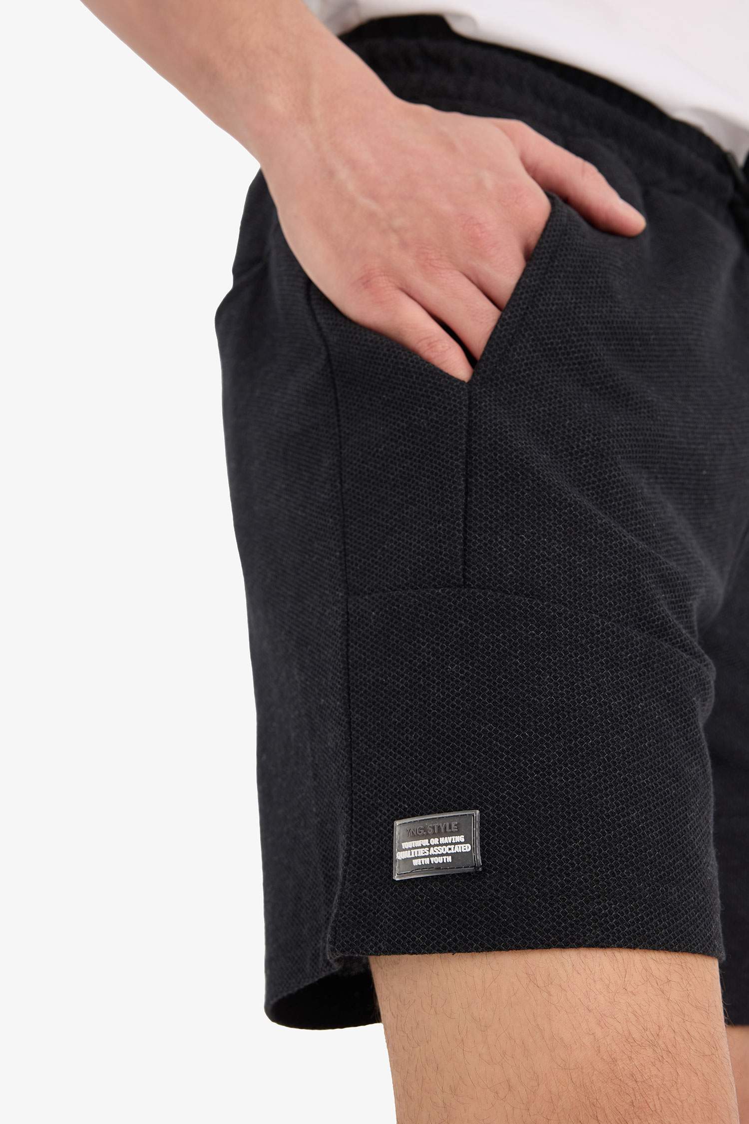 Slim Fit Dar Kesim Dar Paça Şort