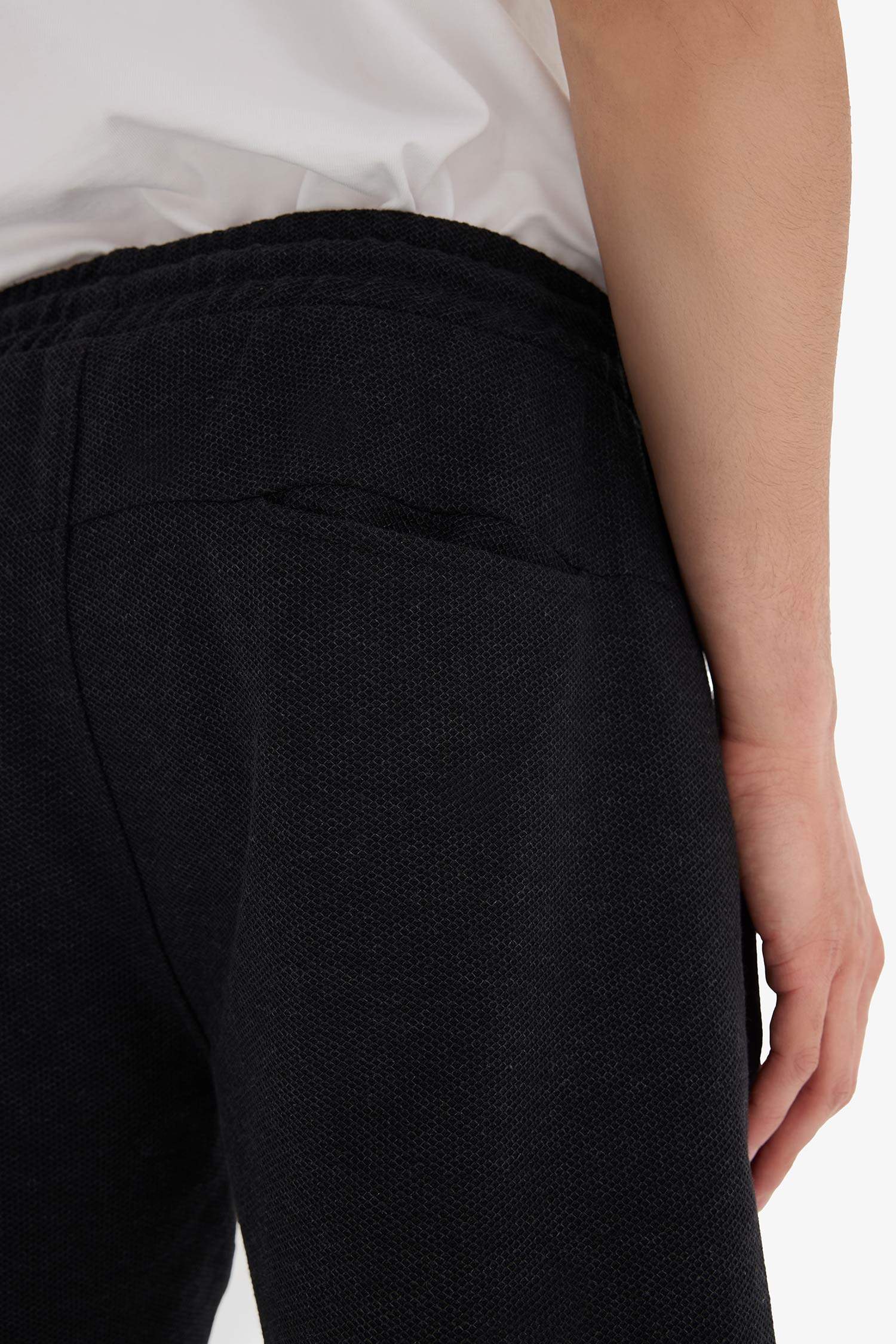 Slim Fit Dar Kesim Dar Paça Şort