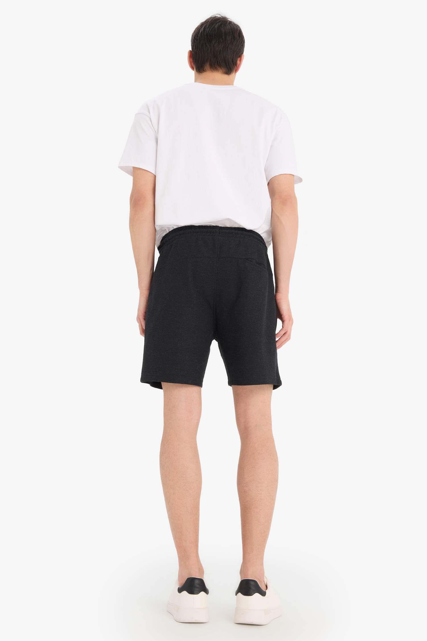 Slim Fit Dar Kesim Dar Paça Şort