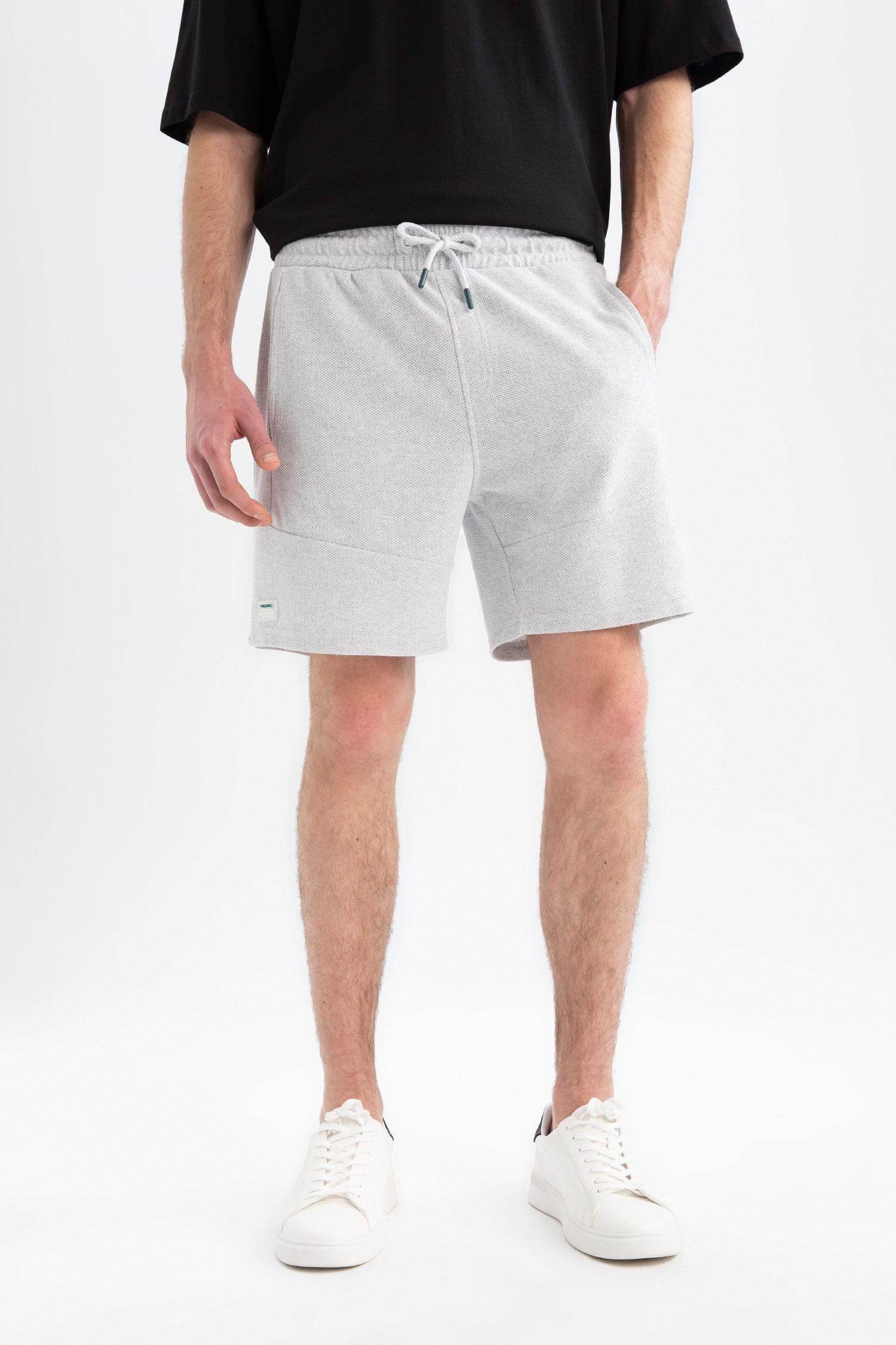 Slim Fit Dar Kesim Dar Paça Şort