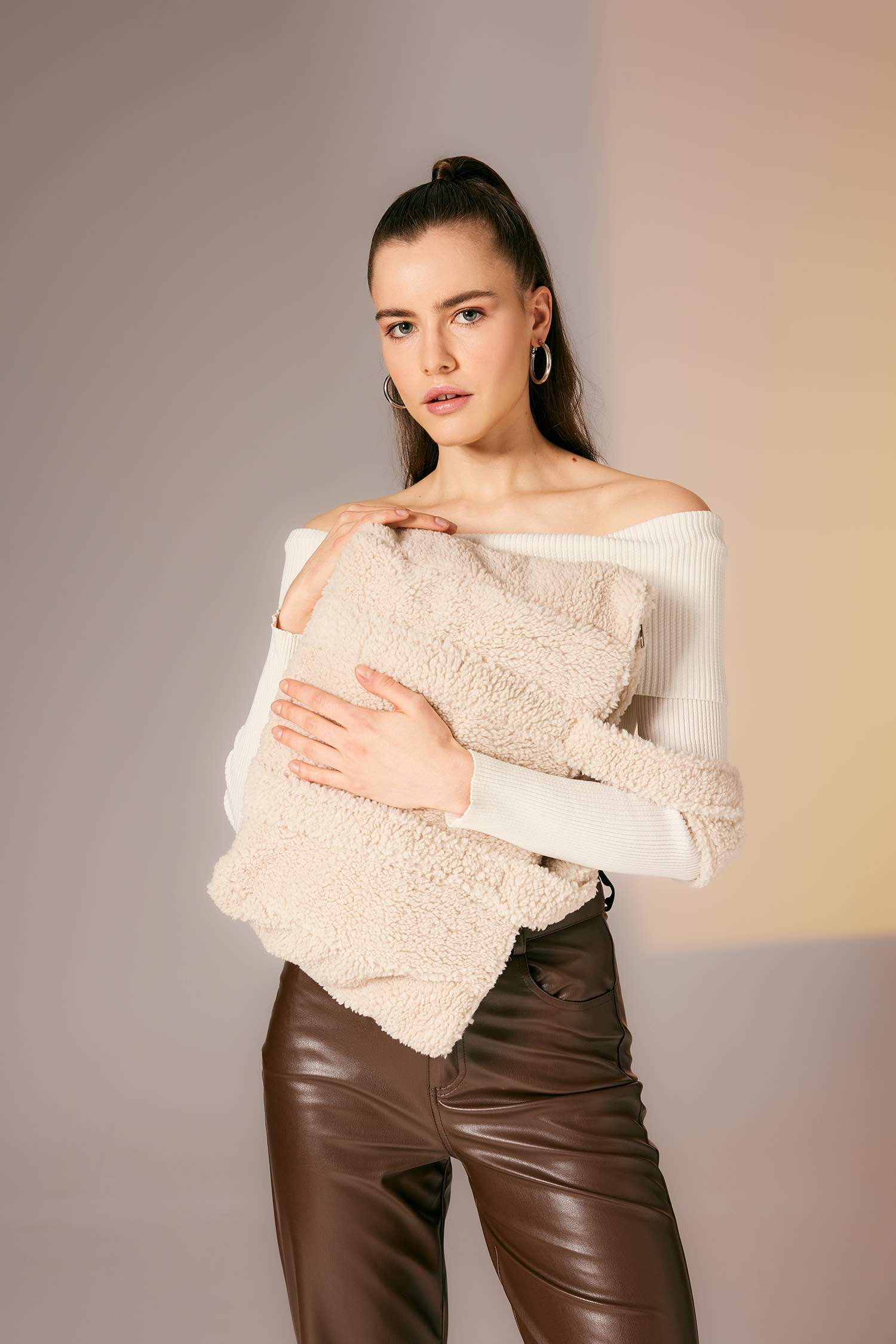 شنطة كتف نسائي فرو صناعي