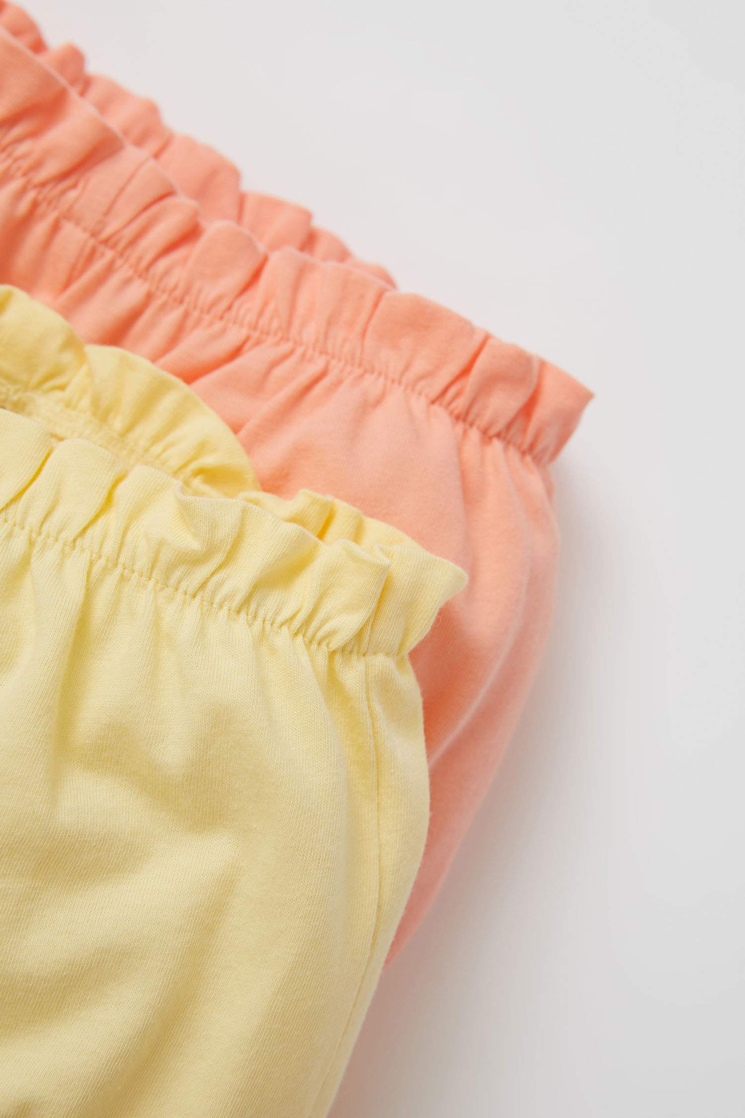 شورت بناتي بقصة عادية بخصر مرن حديثي الولادة - قطعتين