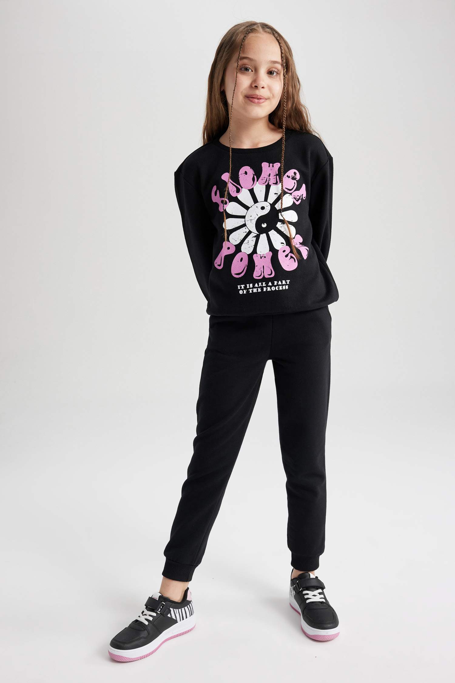 Свитшот стандартного кроя из тонкой ткани для девочек