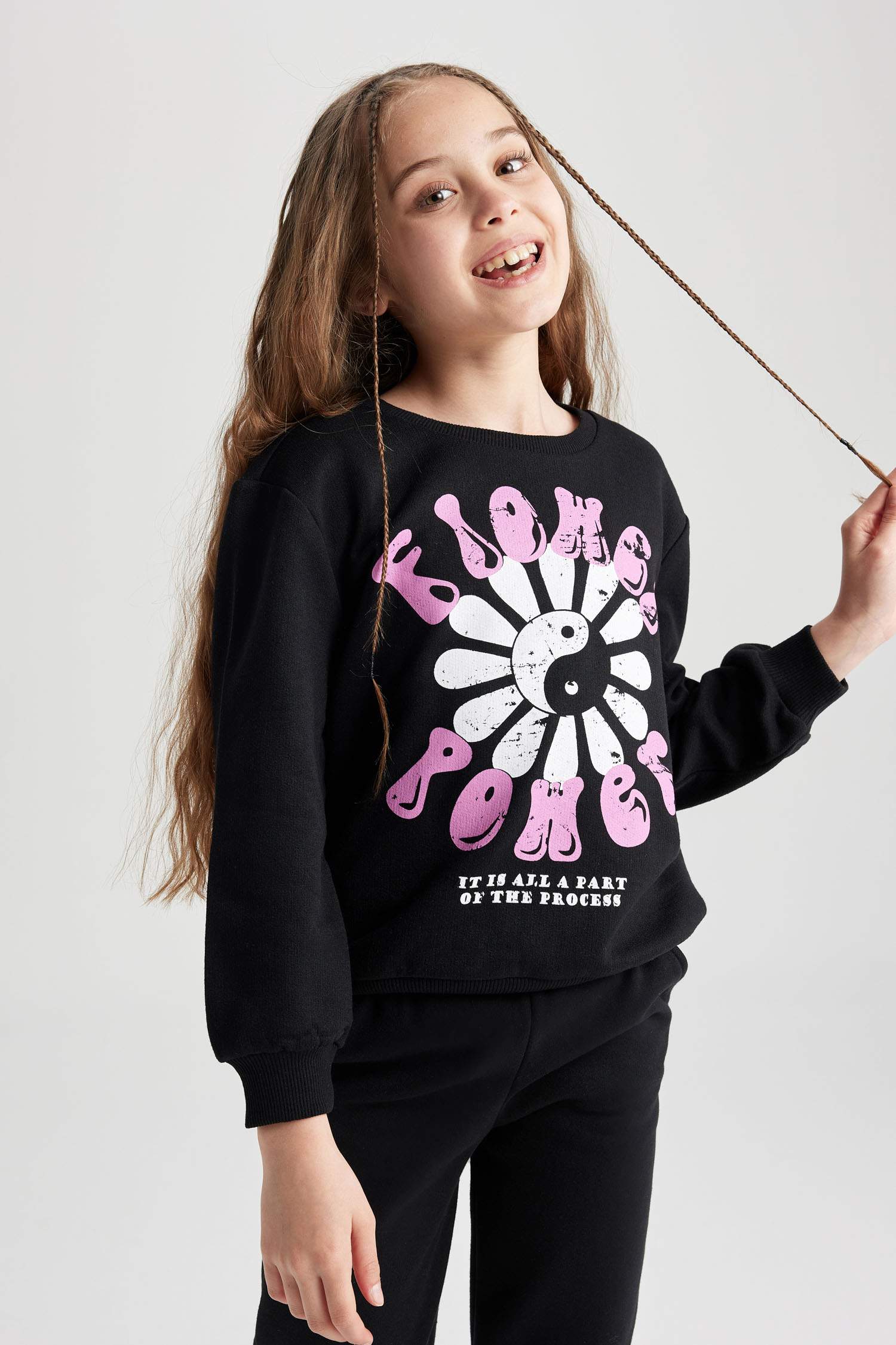 Свитшот стандартного кроя из тонкой ткани для девочек