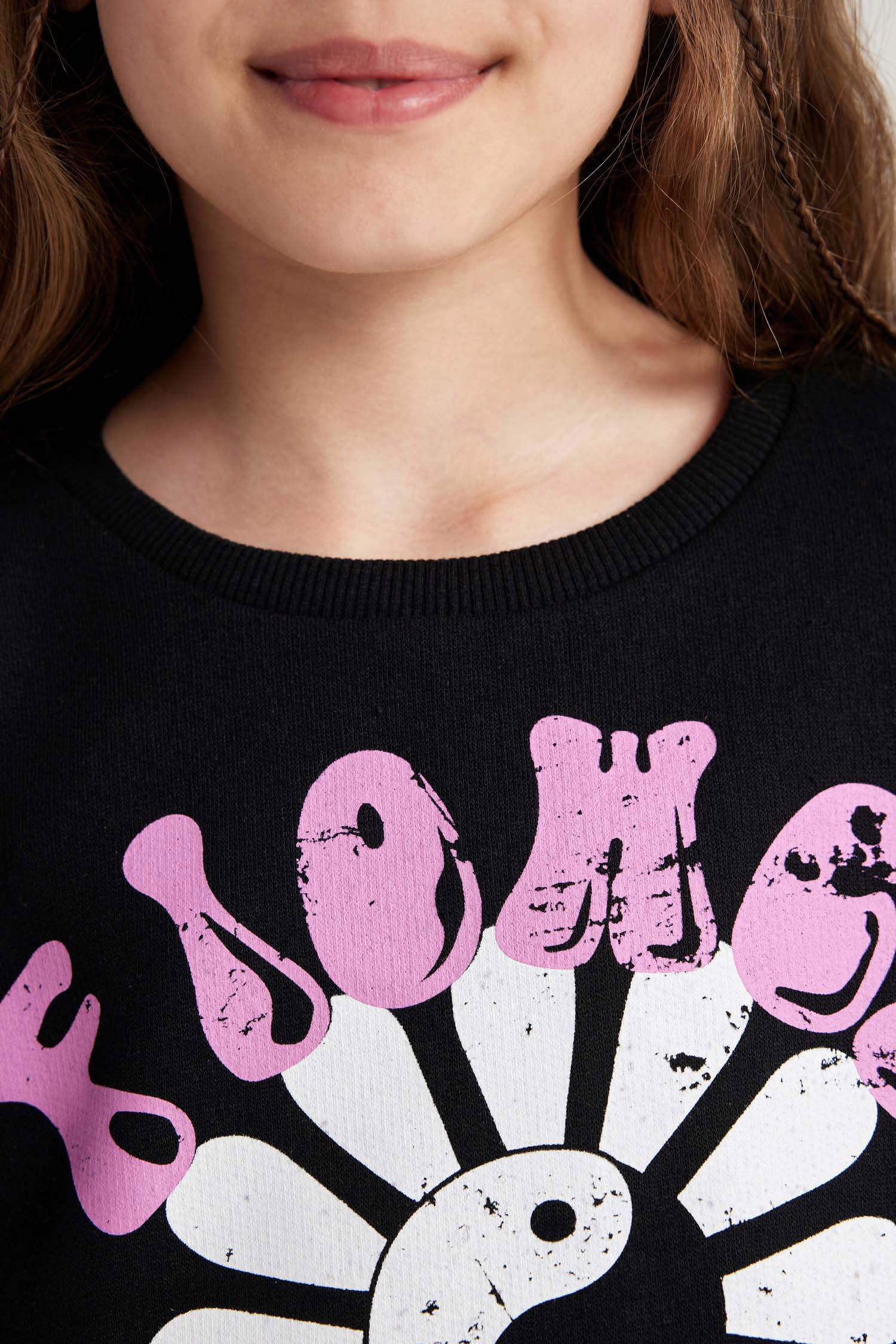 Свитшот стандартного кроя из тонкой ткани для девочек