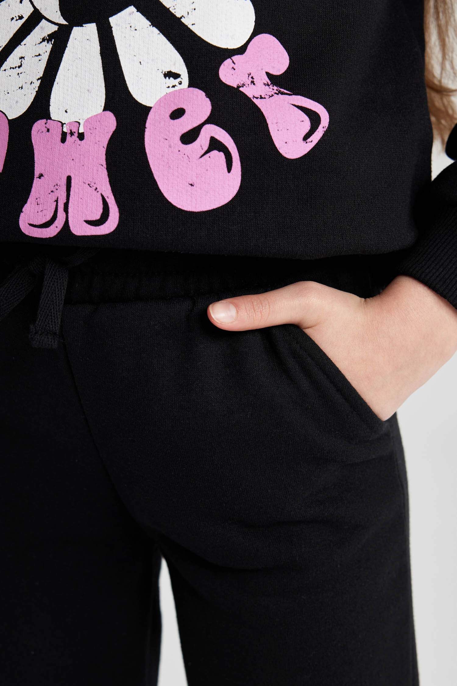 Свитшот стандартного кроя из тонкой ткани для девочек