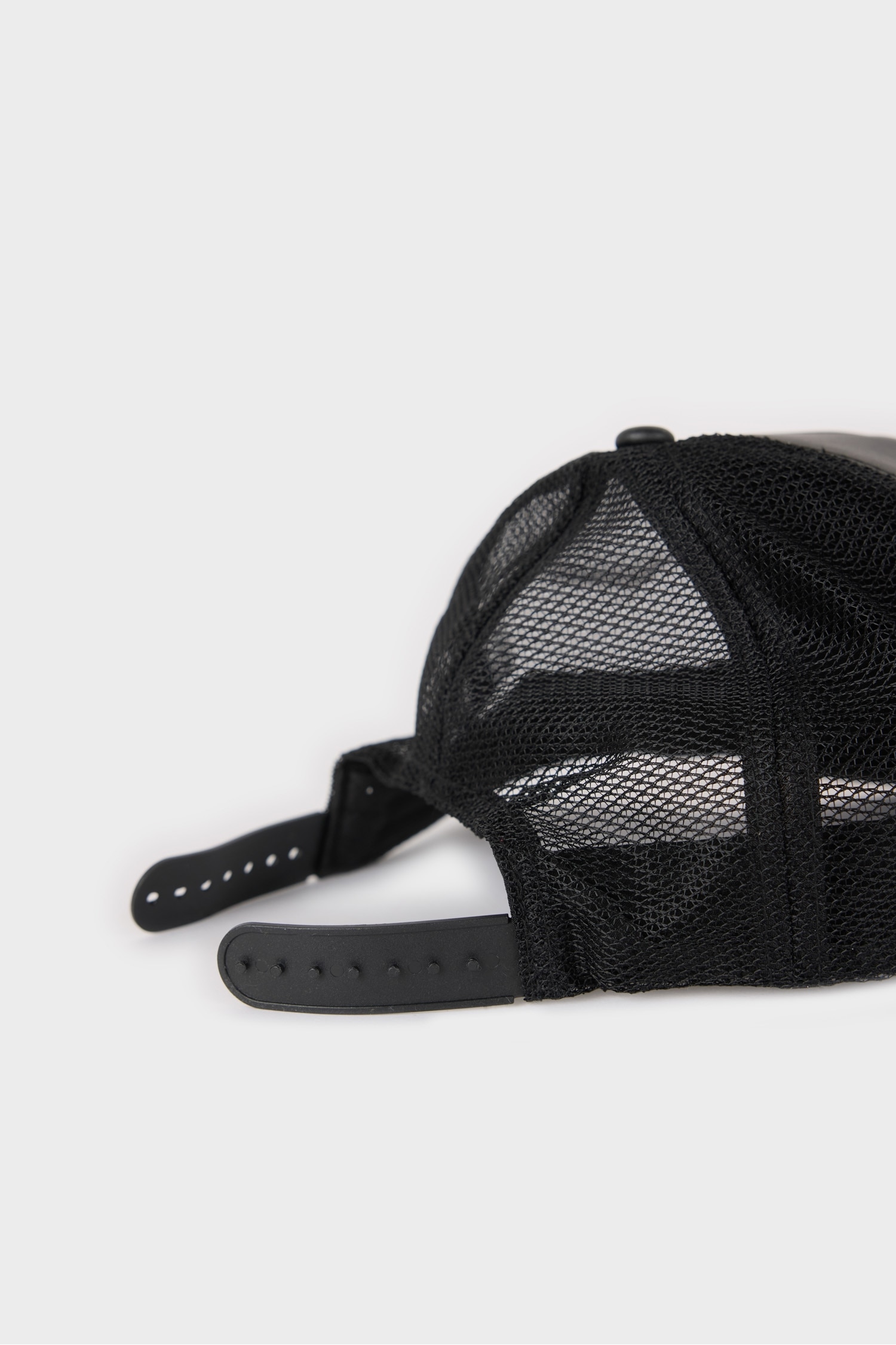 Кепка из искусственной кожи для мужчин