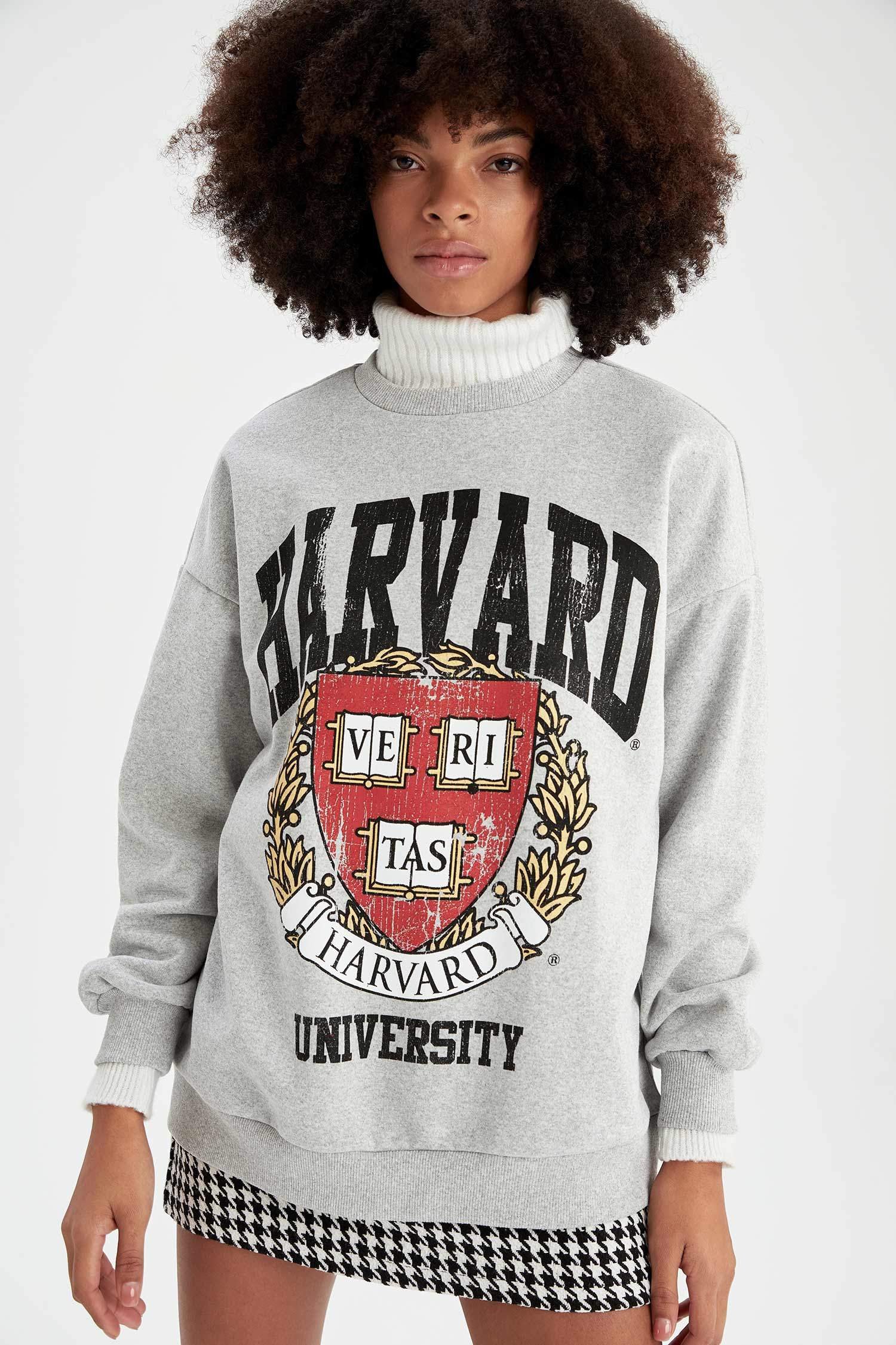 Grey WOMAN Harvard University Licensed Oversize Fit Sweatshirt 2368439 |  DeFacto