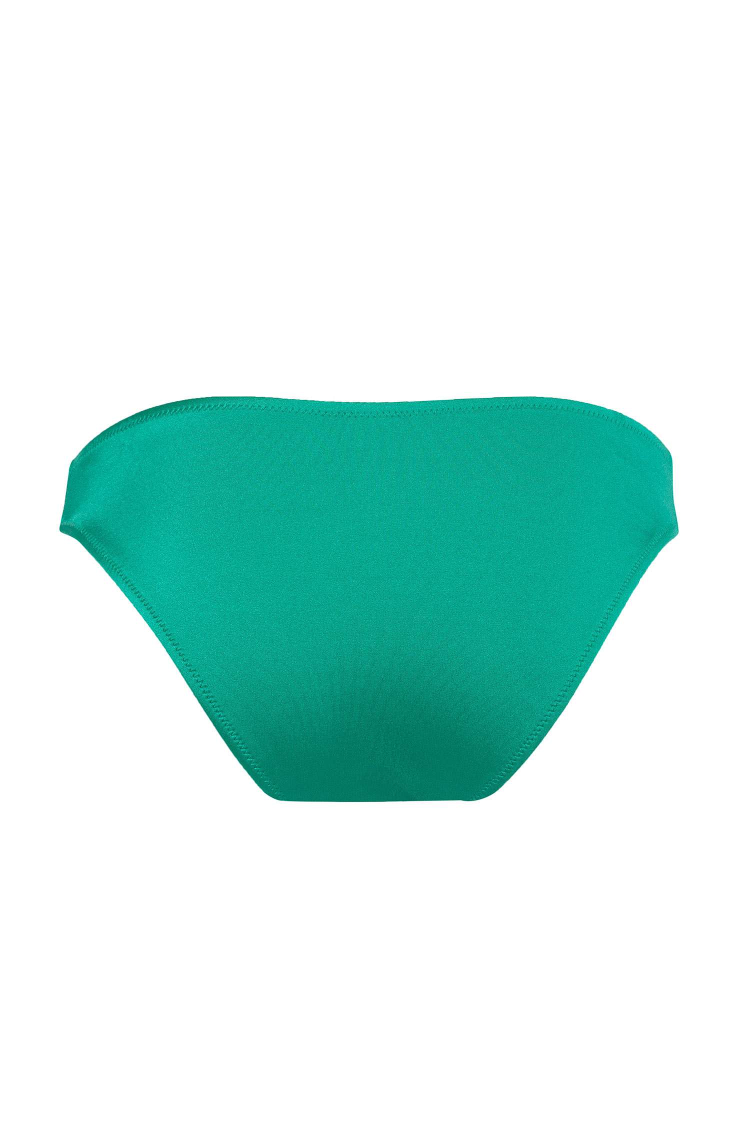 اندر بكيني بقصة عادية من Fall In Love