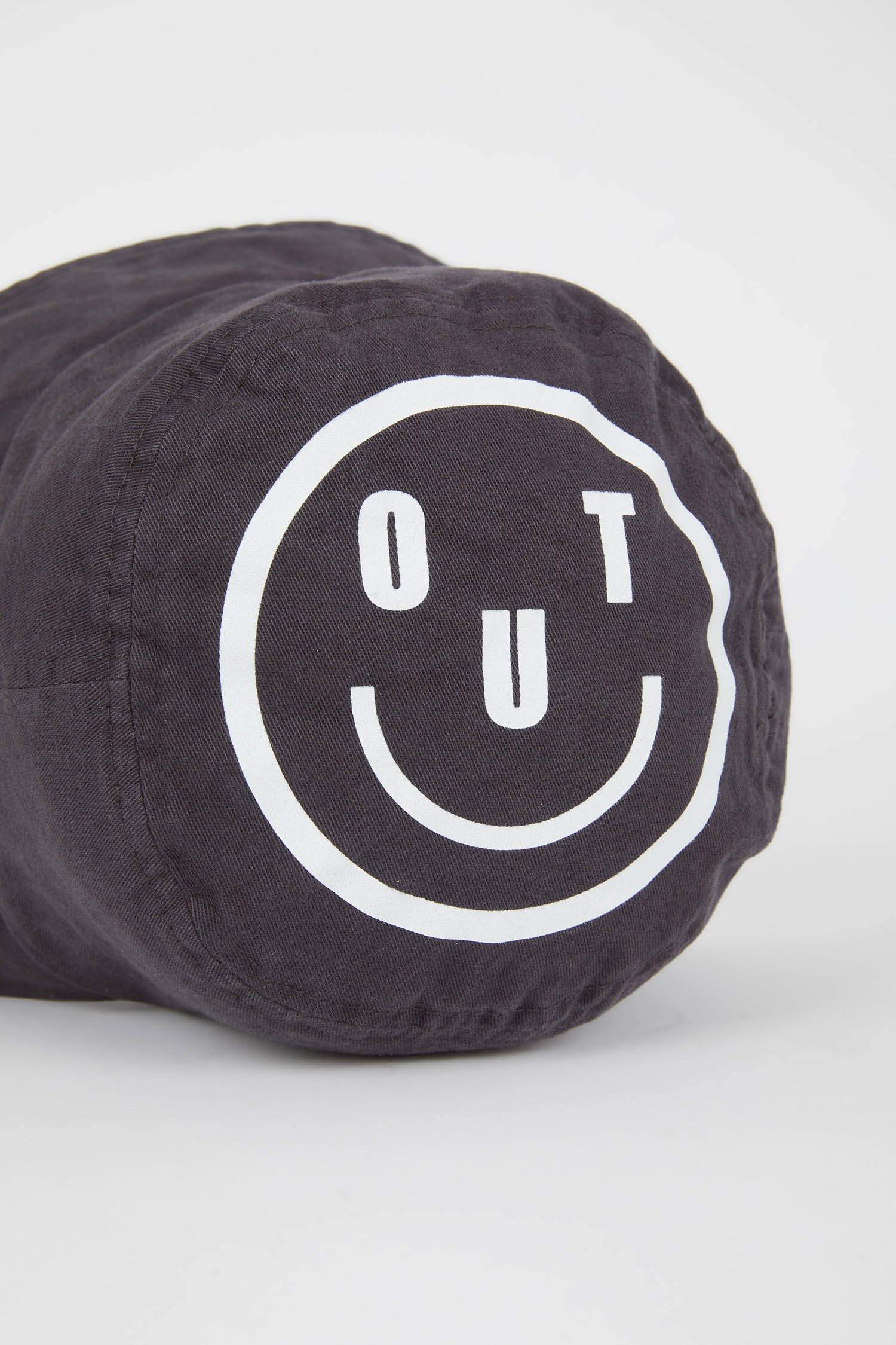 Әйелдерге шелек қалпақ