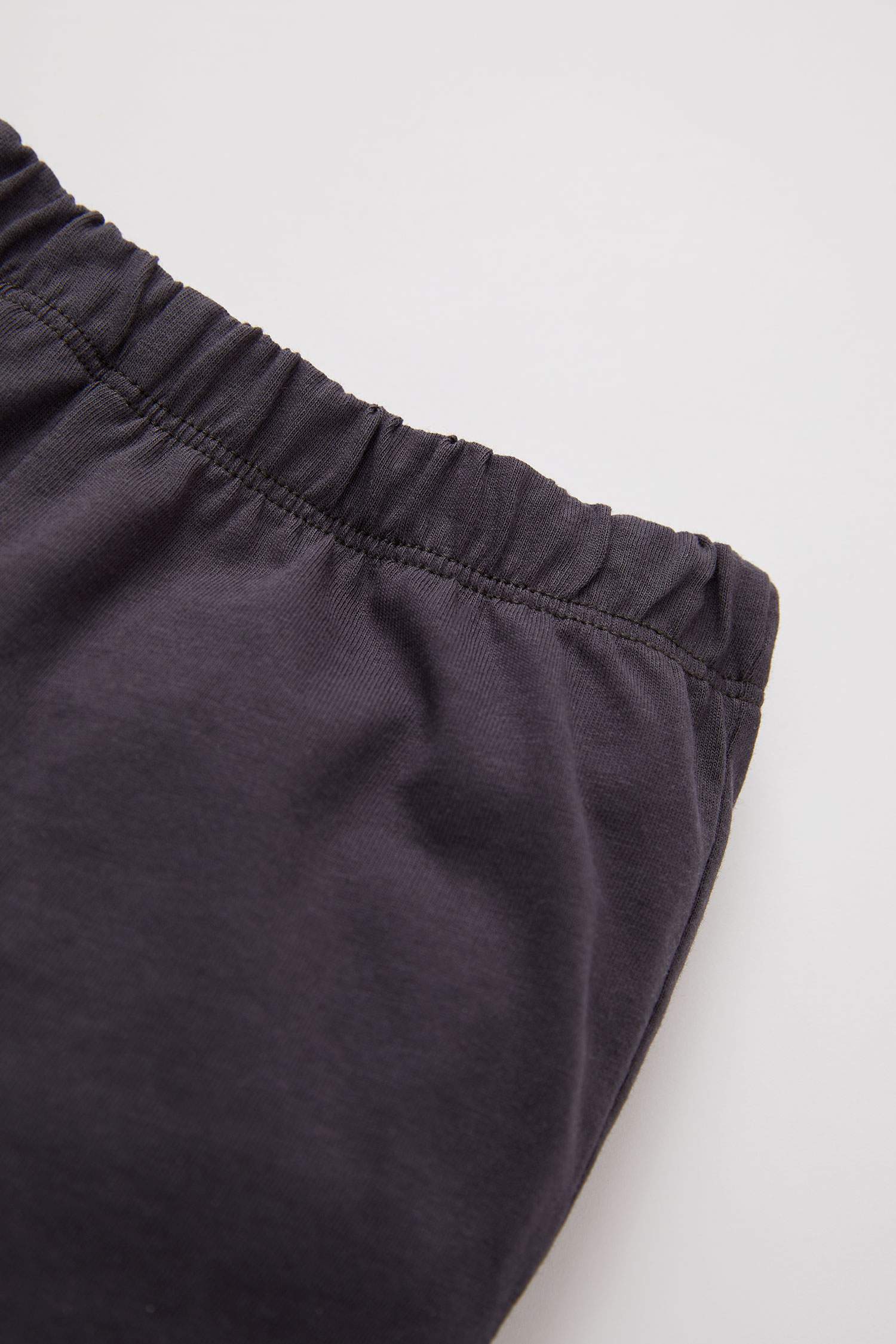 شورت قصة عادية