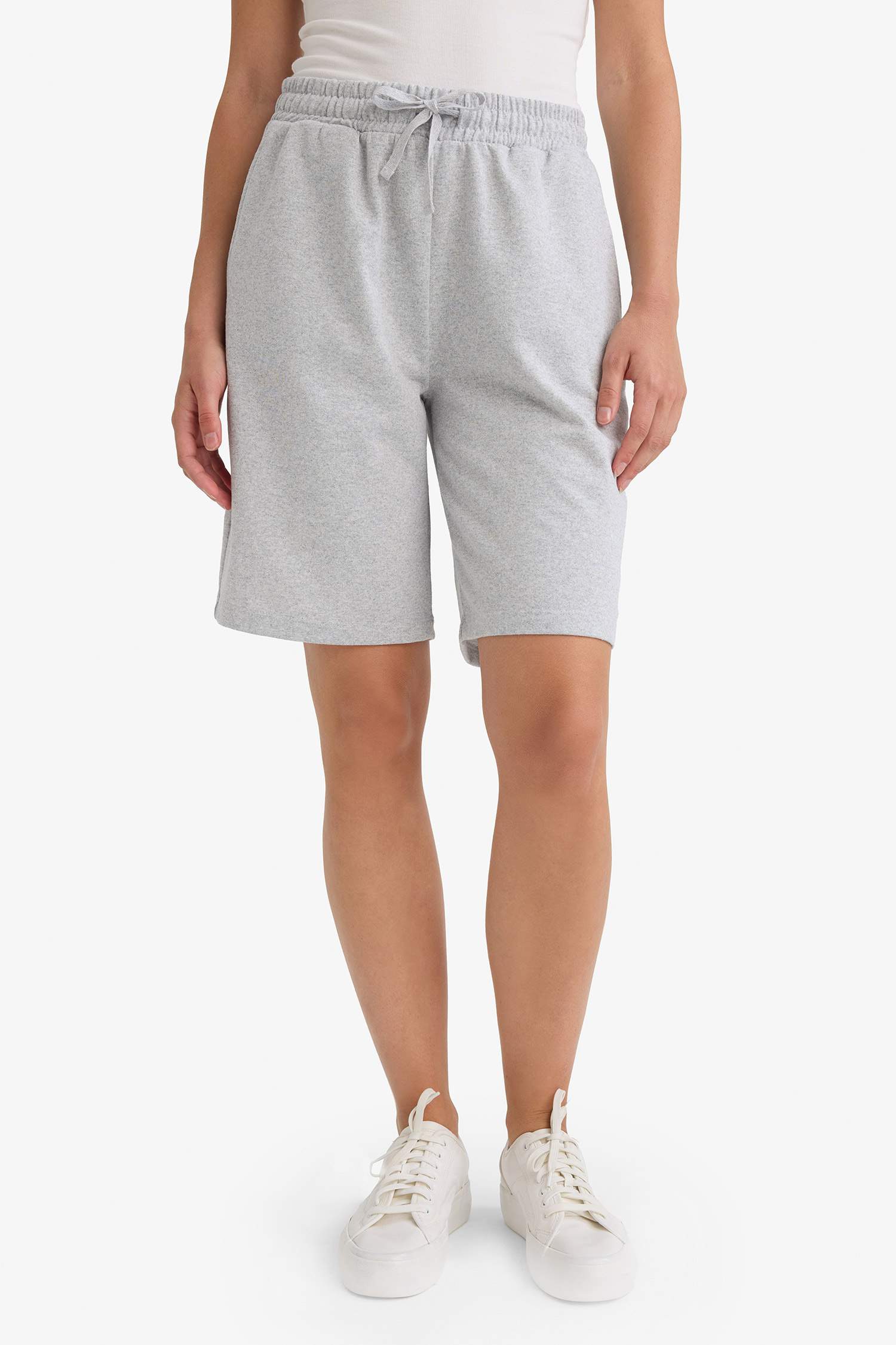 Regular Fit Normal Bel Düz Paça İnce Bermuda Şort