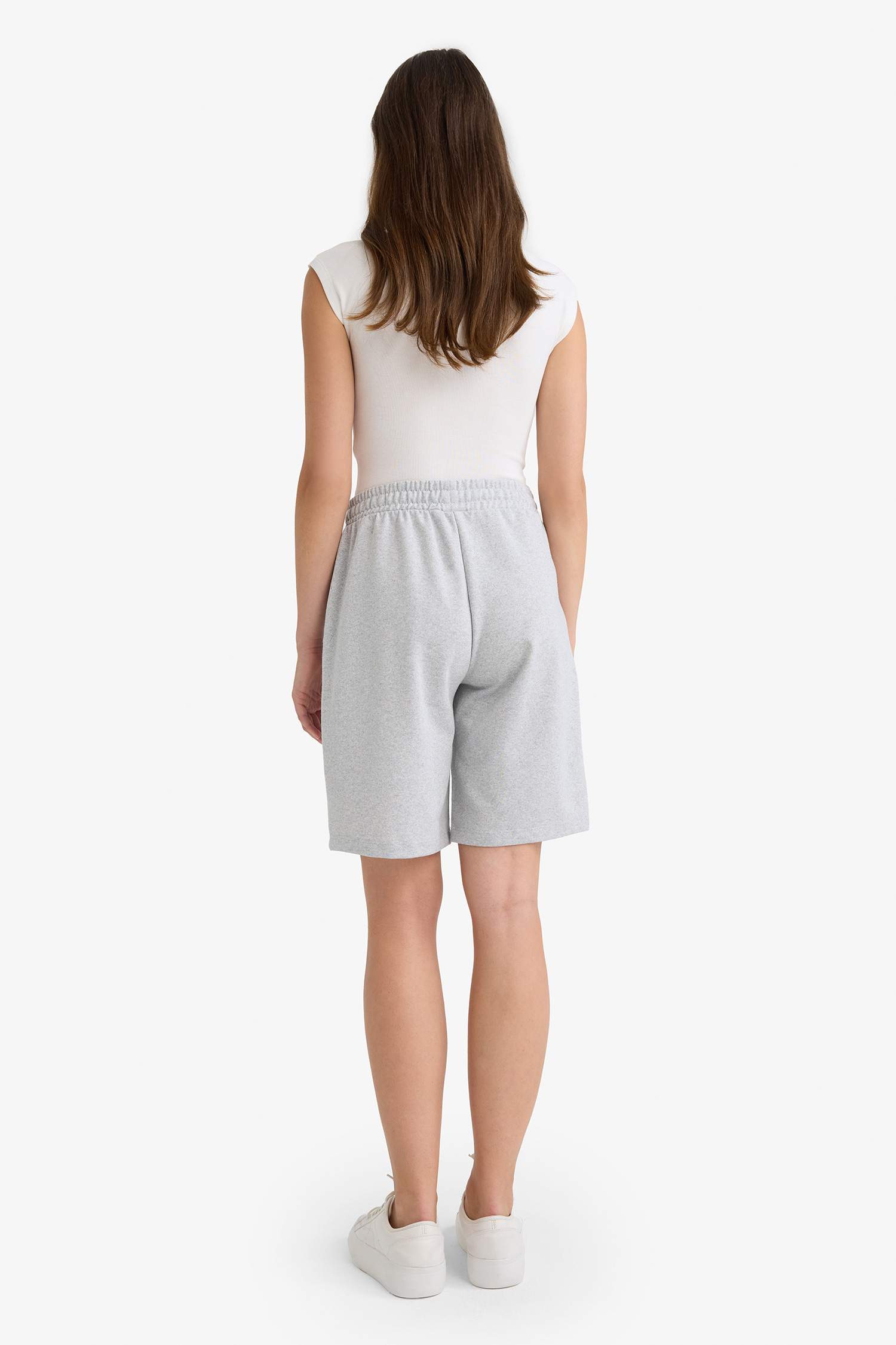 Regular Fit Normal Bel Düz Paça İnce Bermuda Şort