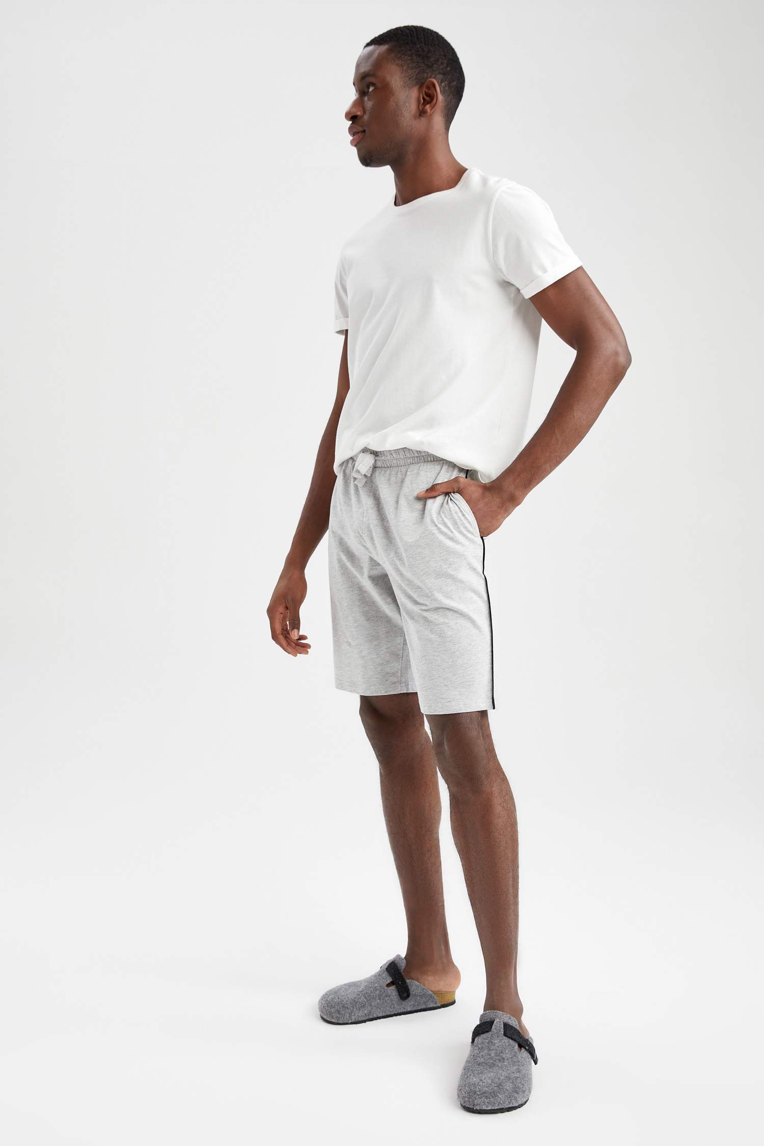 Брюки из трикотажа стандартного кроя для мужчин