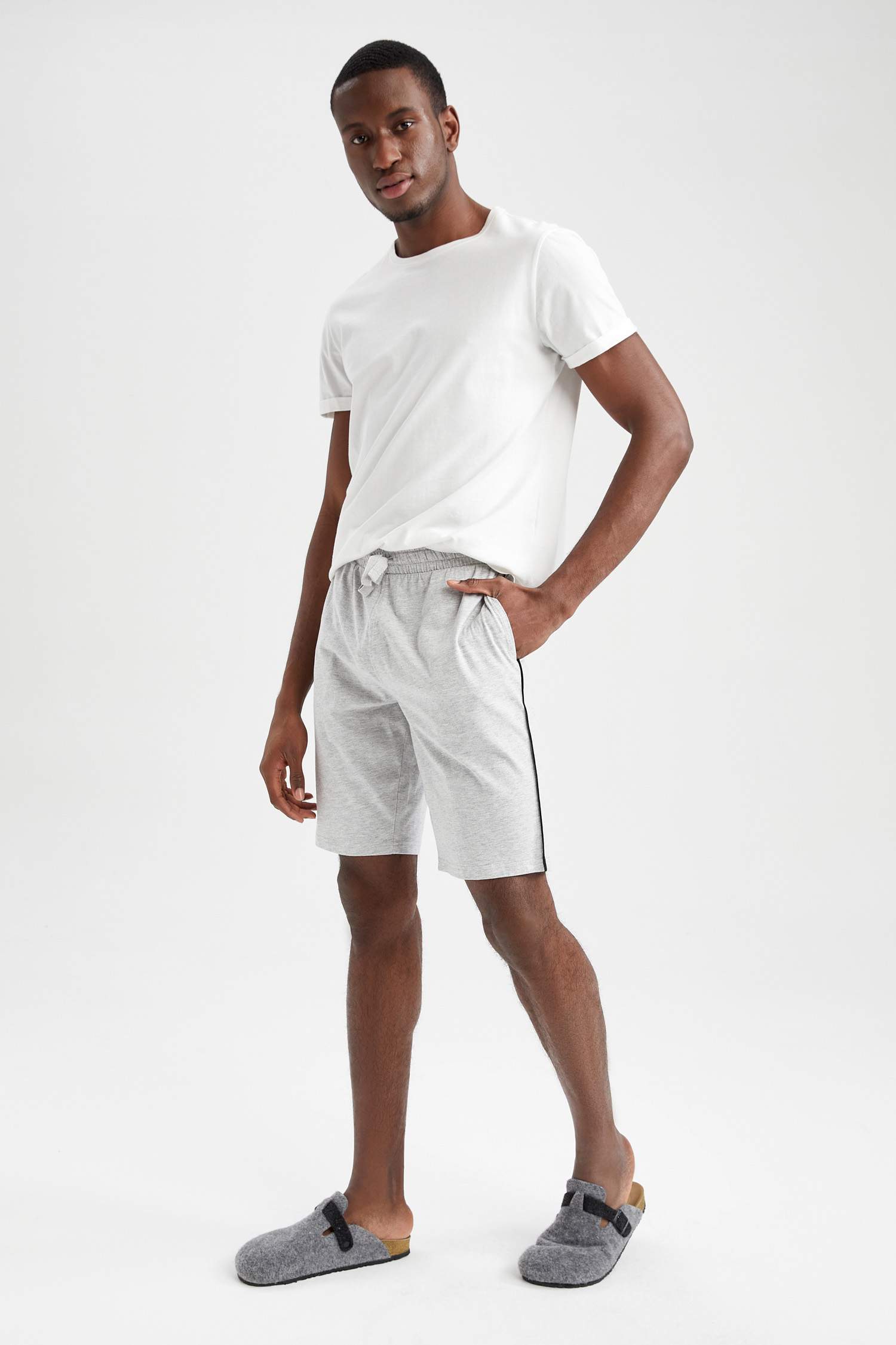 Брюки из трикотажа стандартного кроя для мужчин