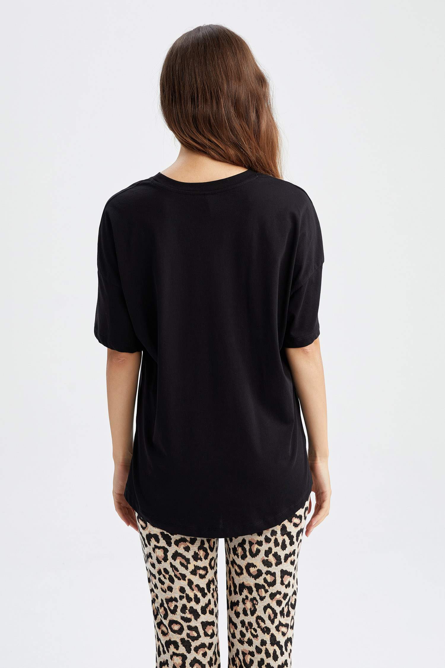 Футболка оверсайз с круглым вырезом из 100% хлопка