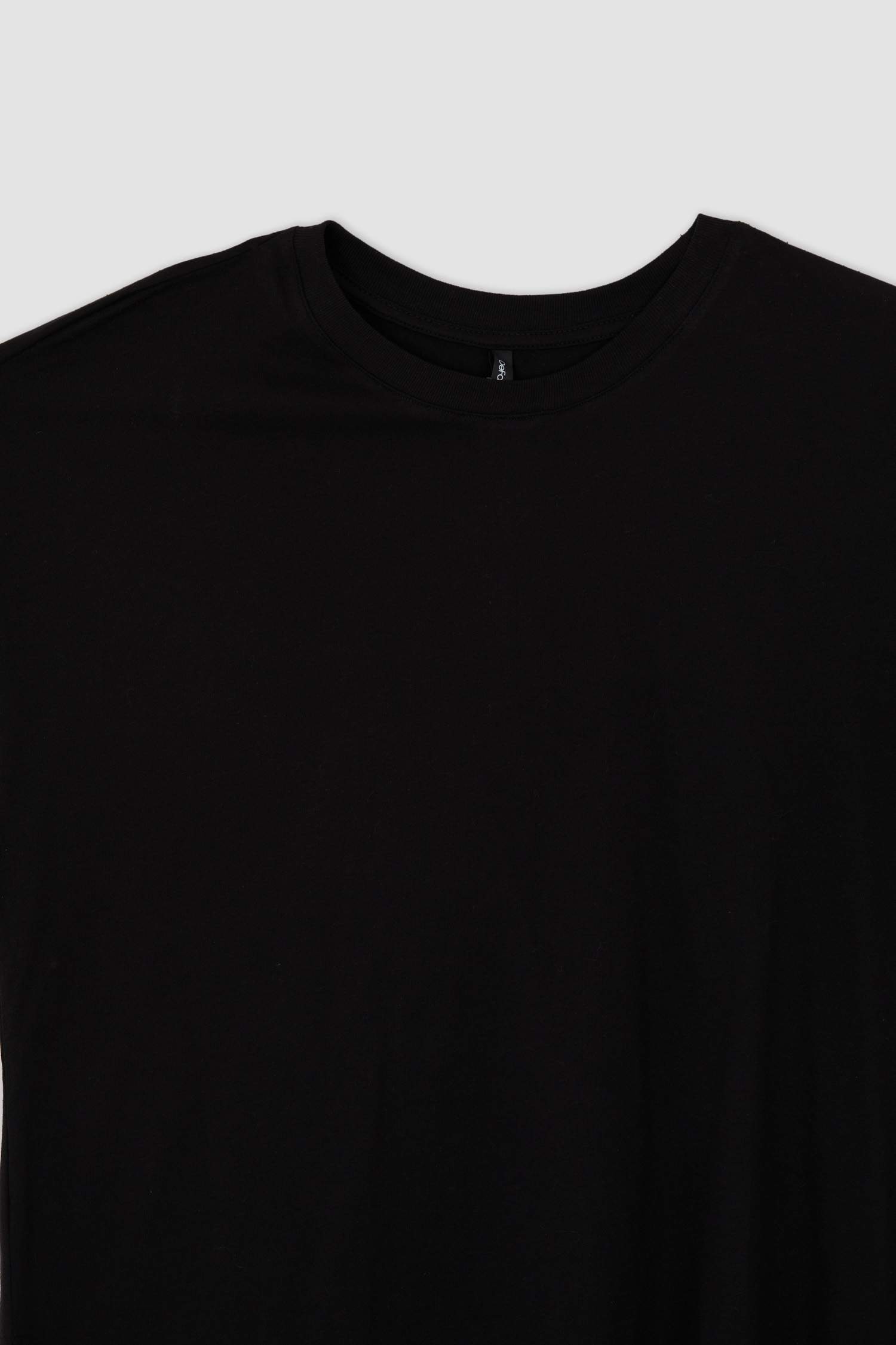 Футболка оверсайз с круглым вырезом из 100% хлопка