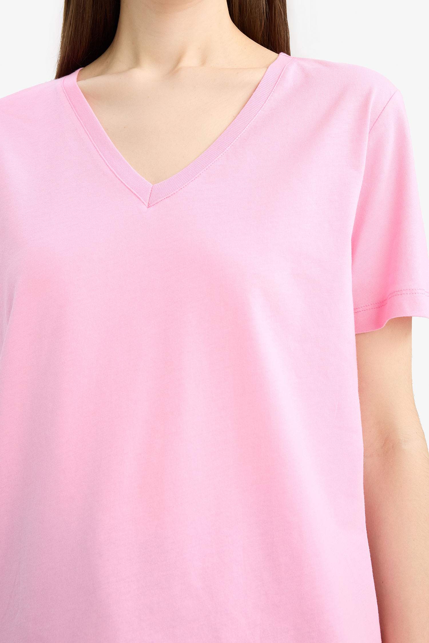 تيشيرت نص ردن سادة بيزك قصة عادية بياخة V