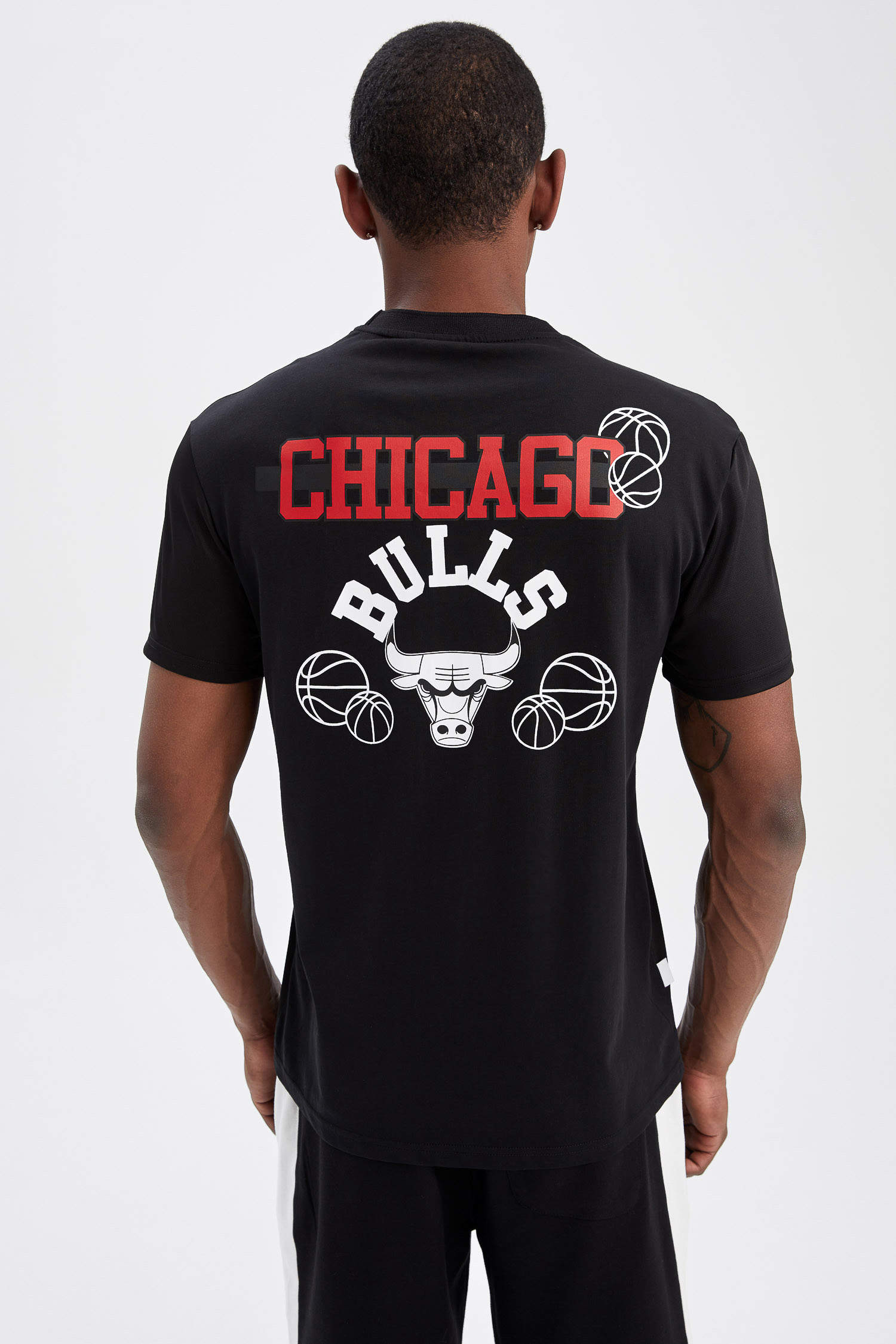 Black MAN Defacto Fit NBA Chicago Bulls Licensed Regular Fit Crew Neck T- Shirt 2489798