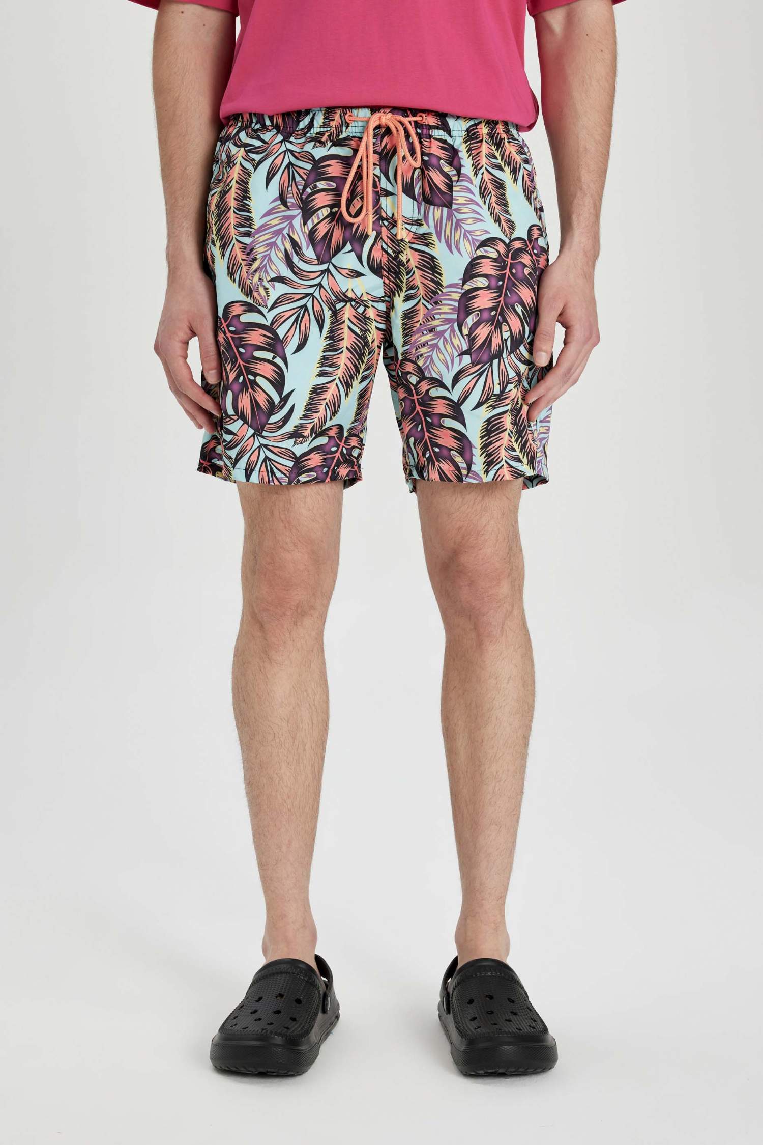 Regular Fit Desenli Deniz Şortu