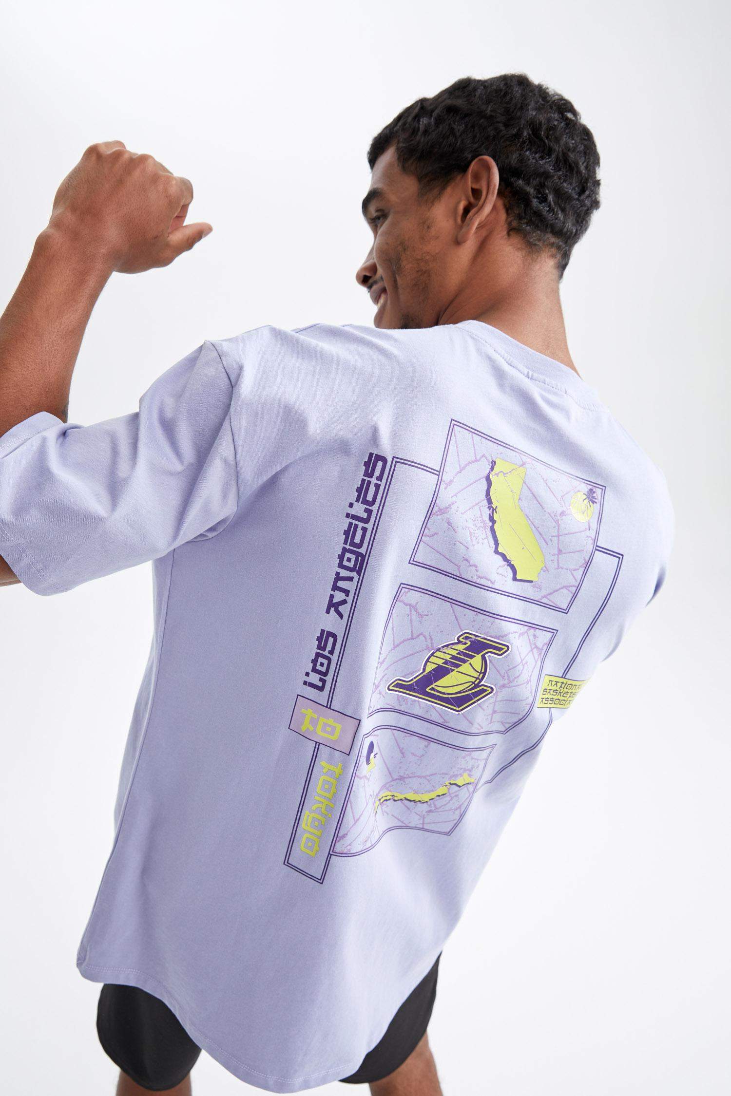 Purple MAN Defacto Fit NBA Los Angeles Lakers Licensed Oversize Fit Crew  Neck Sportsman T-Shirt 2803255