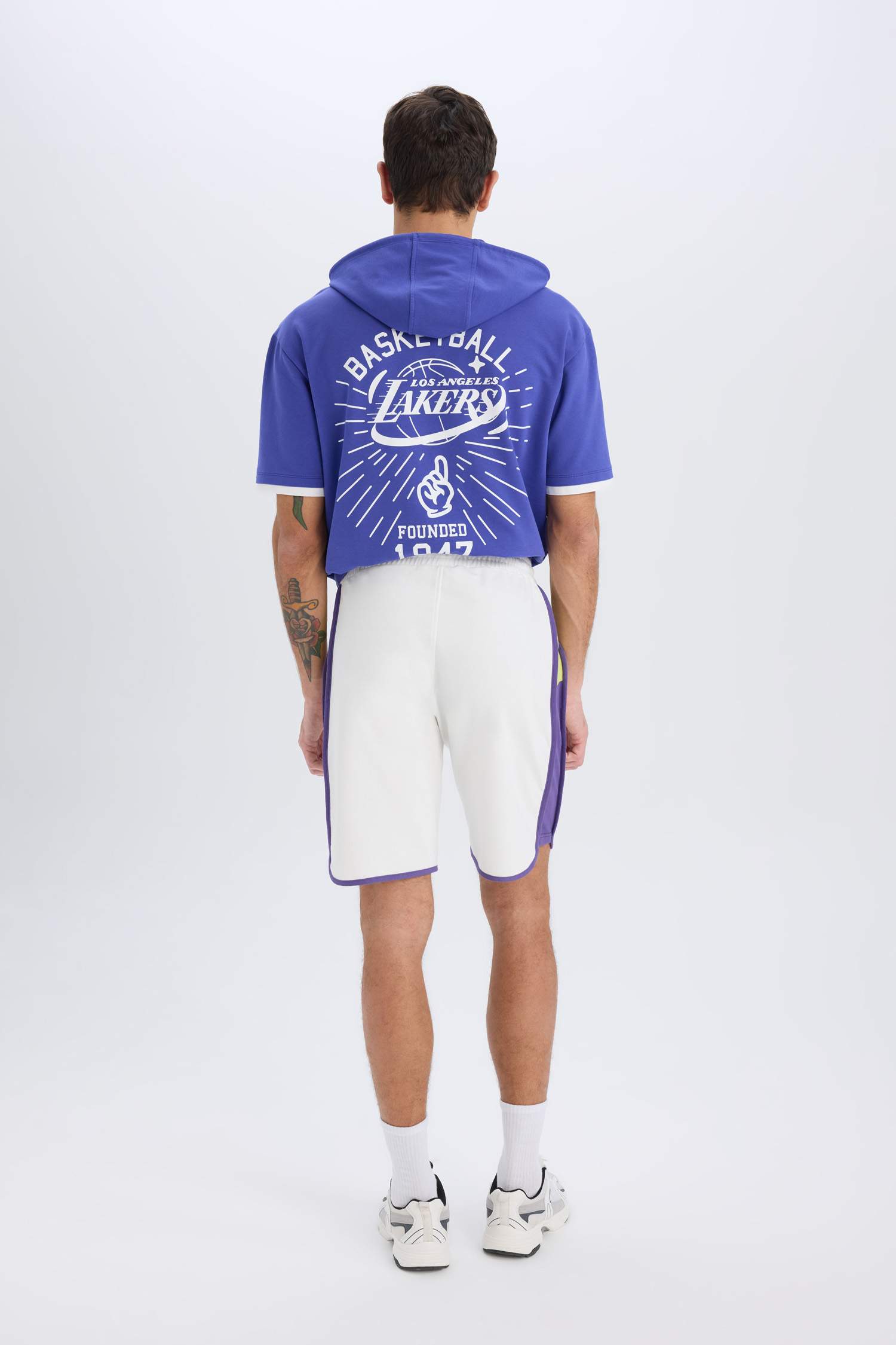 DeFactoFit NBA Los Angeles Lakers Standart Fit Kısa Paça Şort