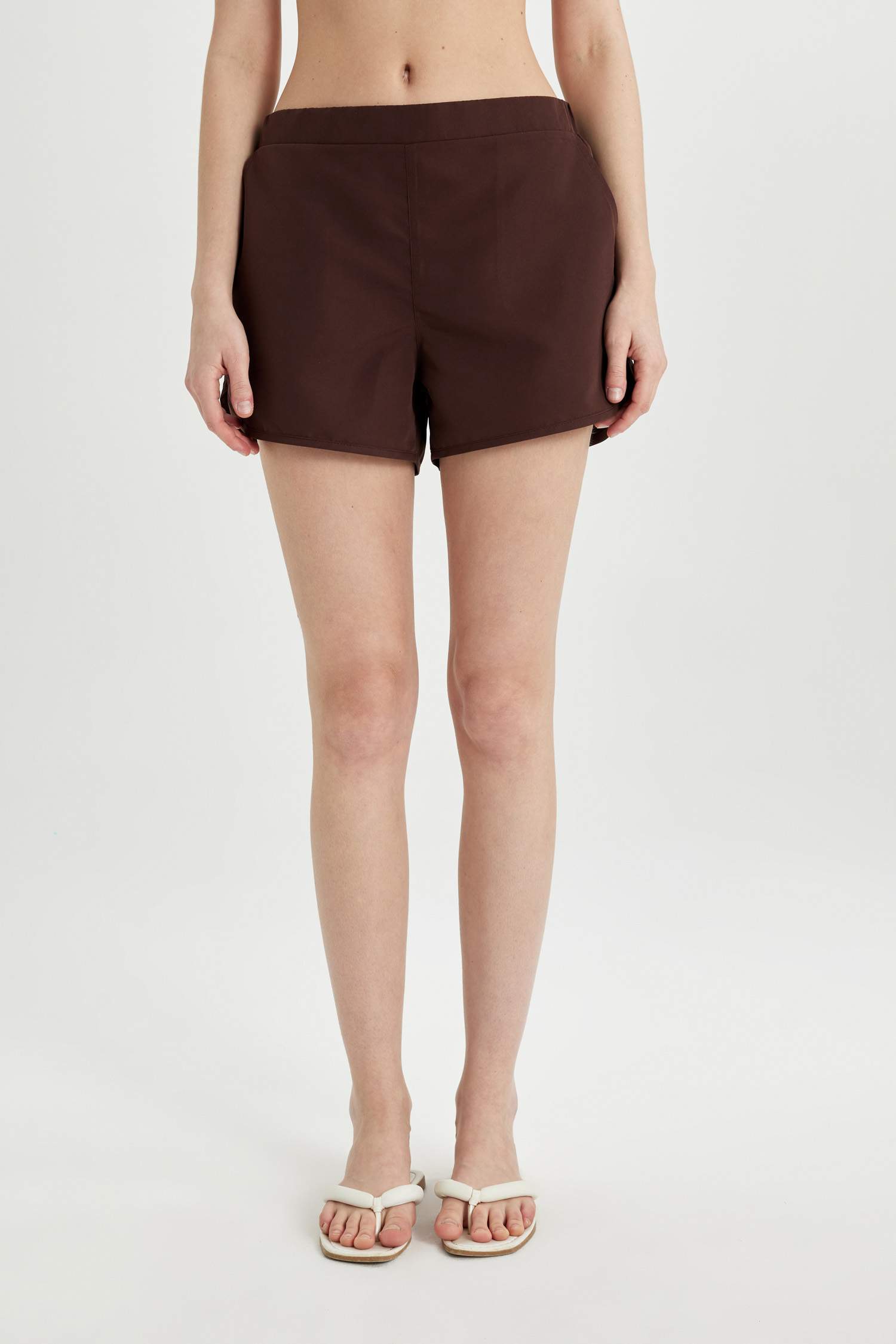 شورت بحر بني حريمي قصة عادية من Fall in Love