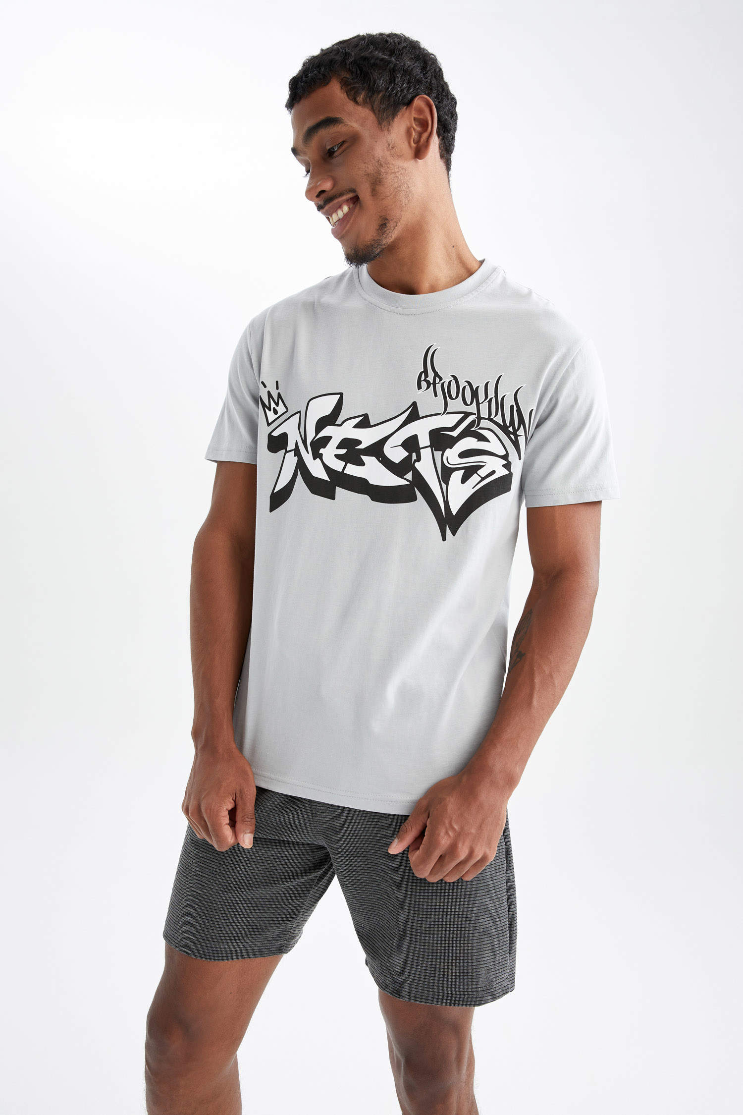 Grey MAN Short Sleeve NBA Brooklyn Nets Printed T-Shirt 2464471