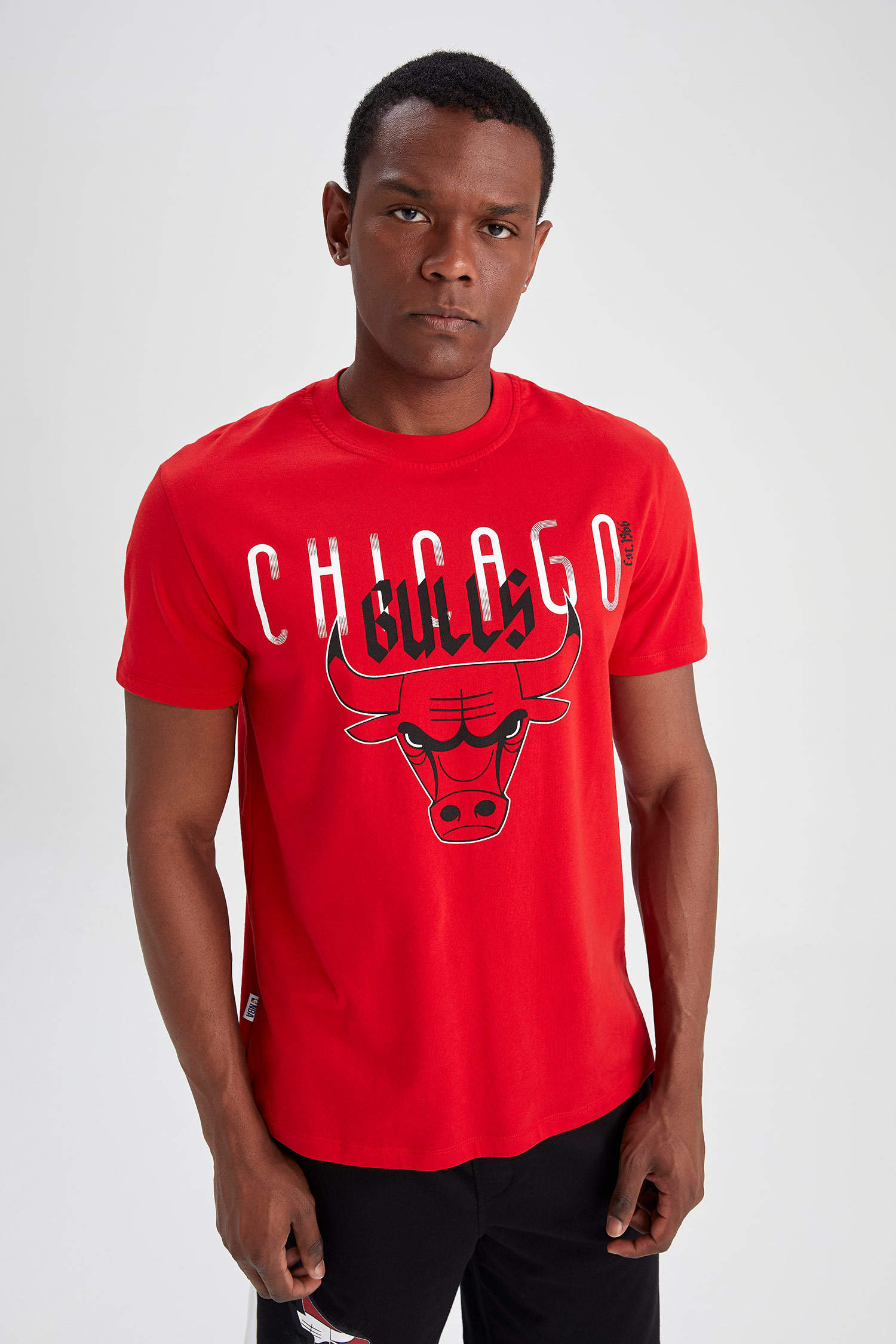 Red MAN Defacto Fit NBA Chicago Bulls Licensed Regular Fit T-Shirt 2657278