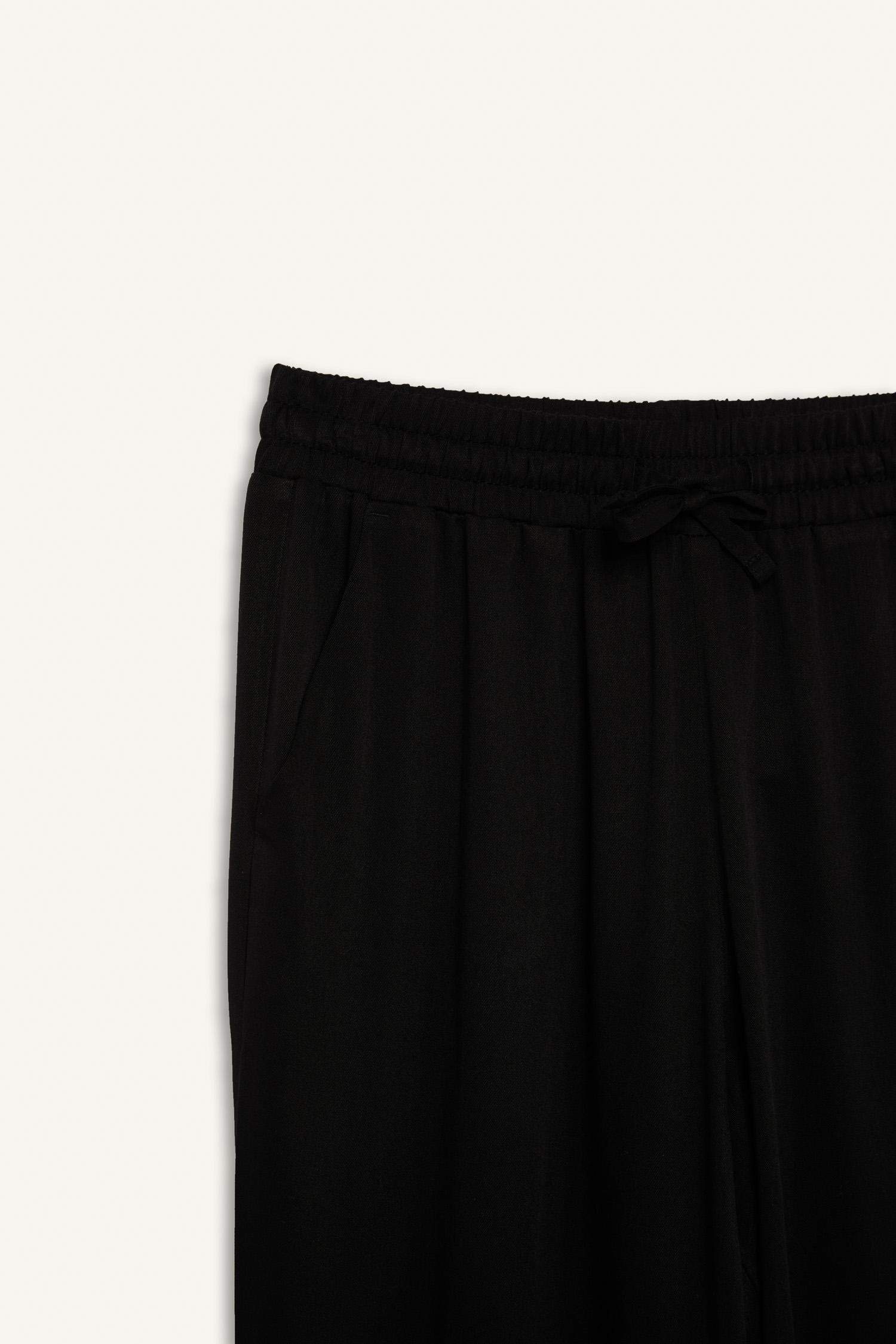 Брюки джоггеры стандартного кроя из вискозы с карманом и нормальной талией