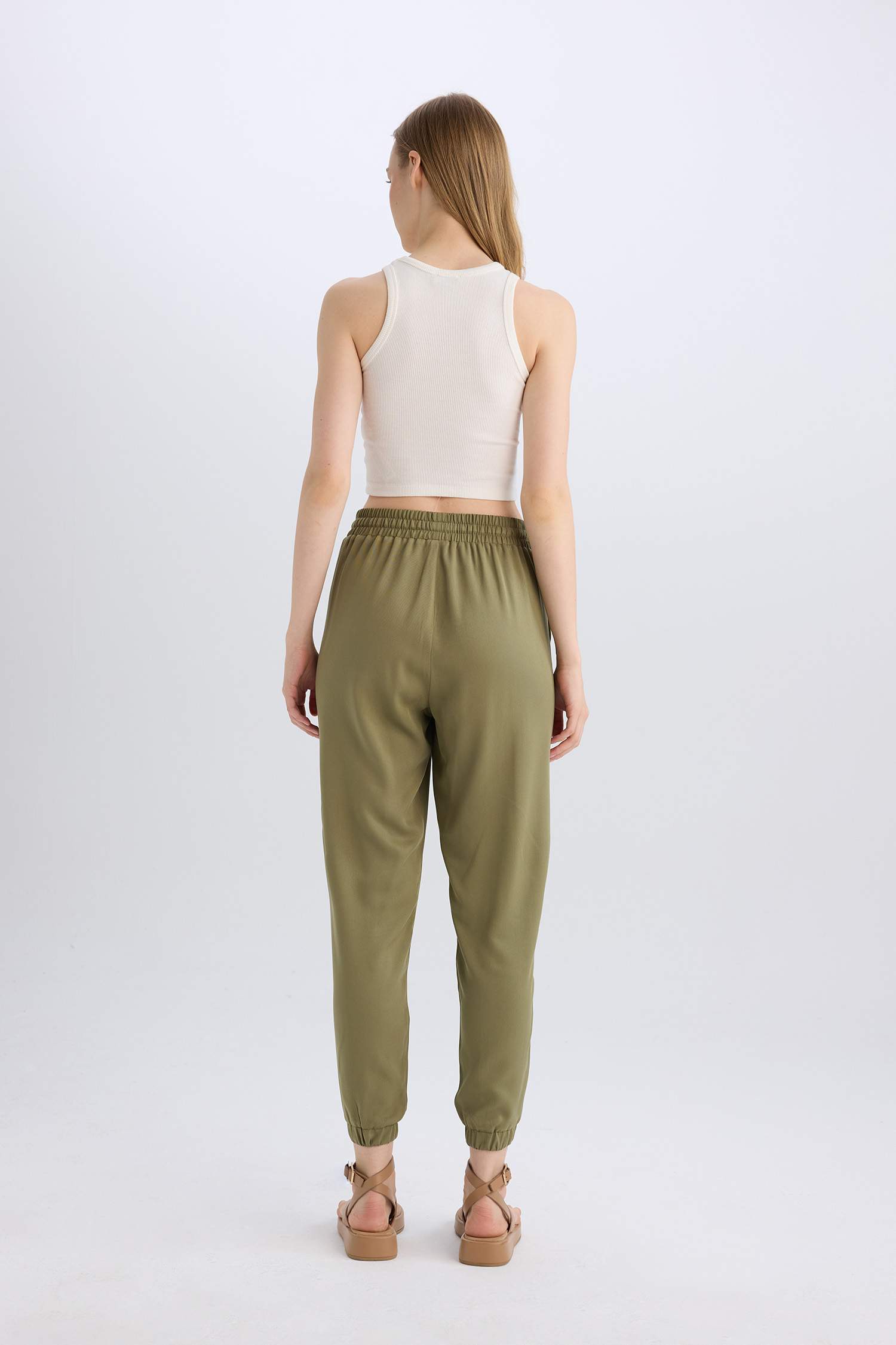 Брюки джоггеры стандартного кроя из вискозы с карманом и нормальной талией