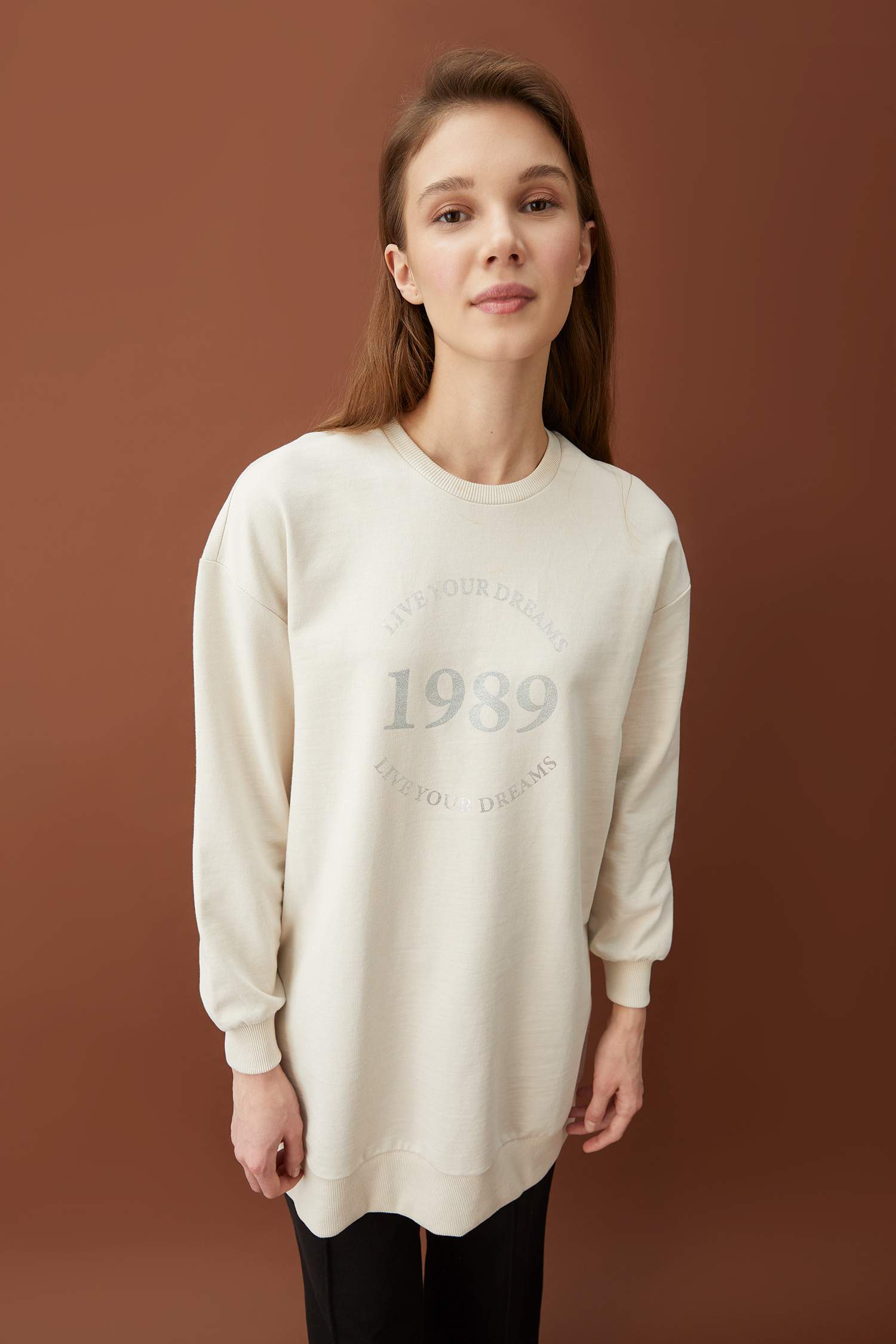 thin sweat shirt